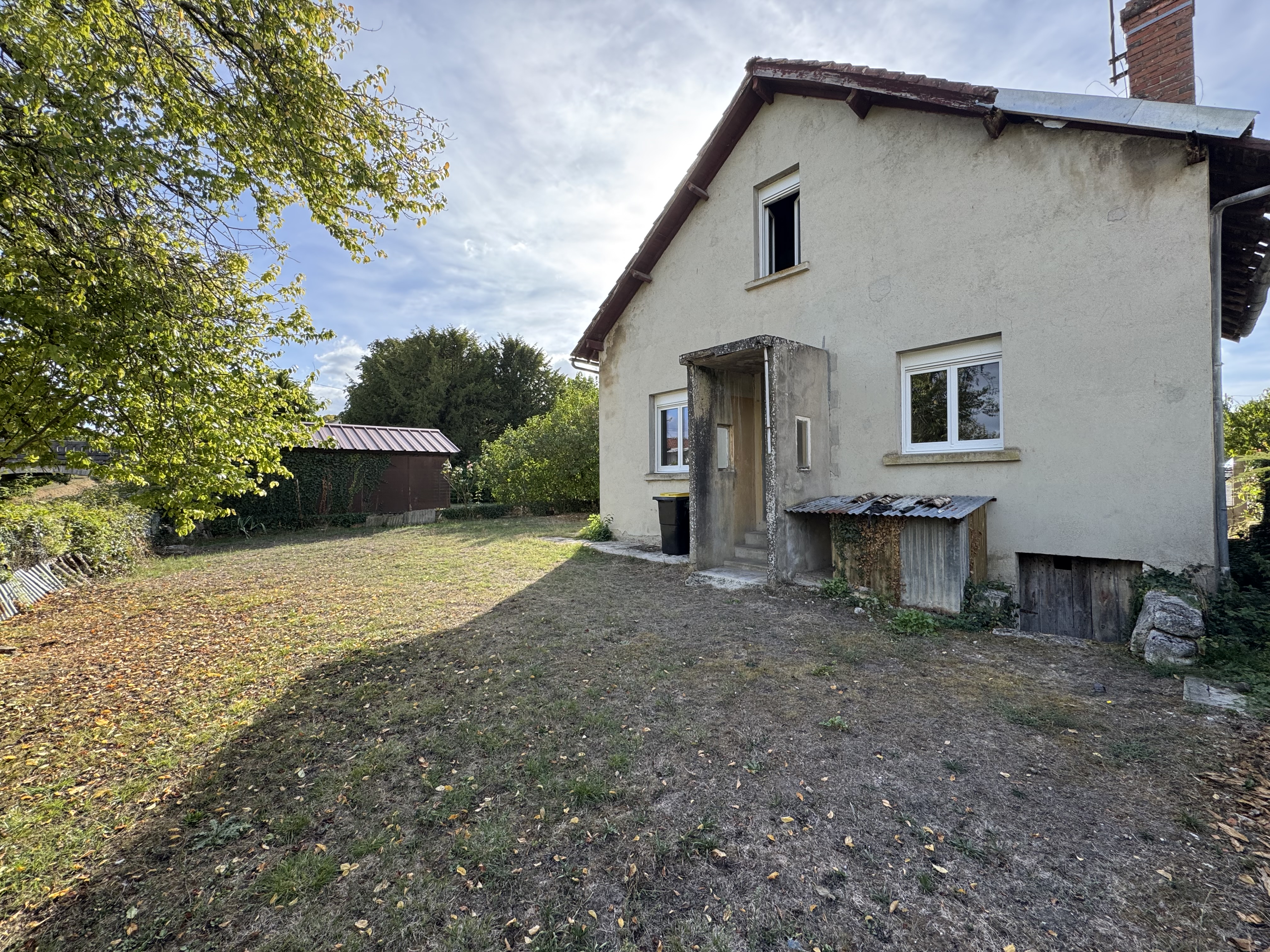 Photo 2 - MAISON DES ANNÉES 30 À RÉNOVER – 95 m² – 3 CHAMBRES – TERRAIN CLOS