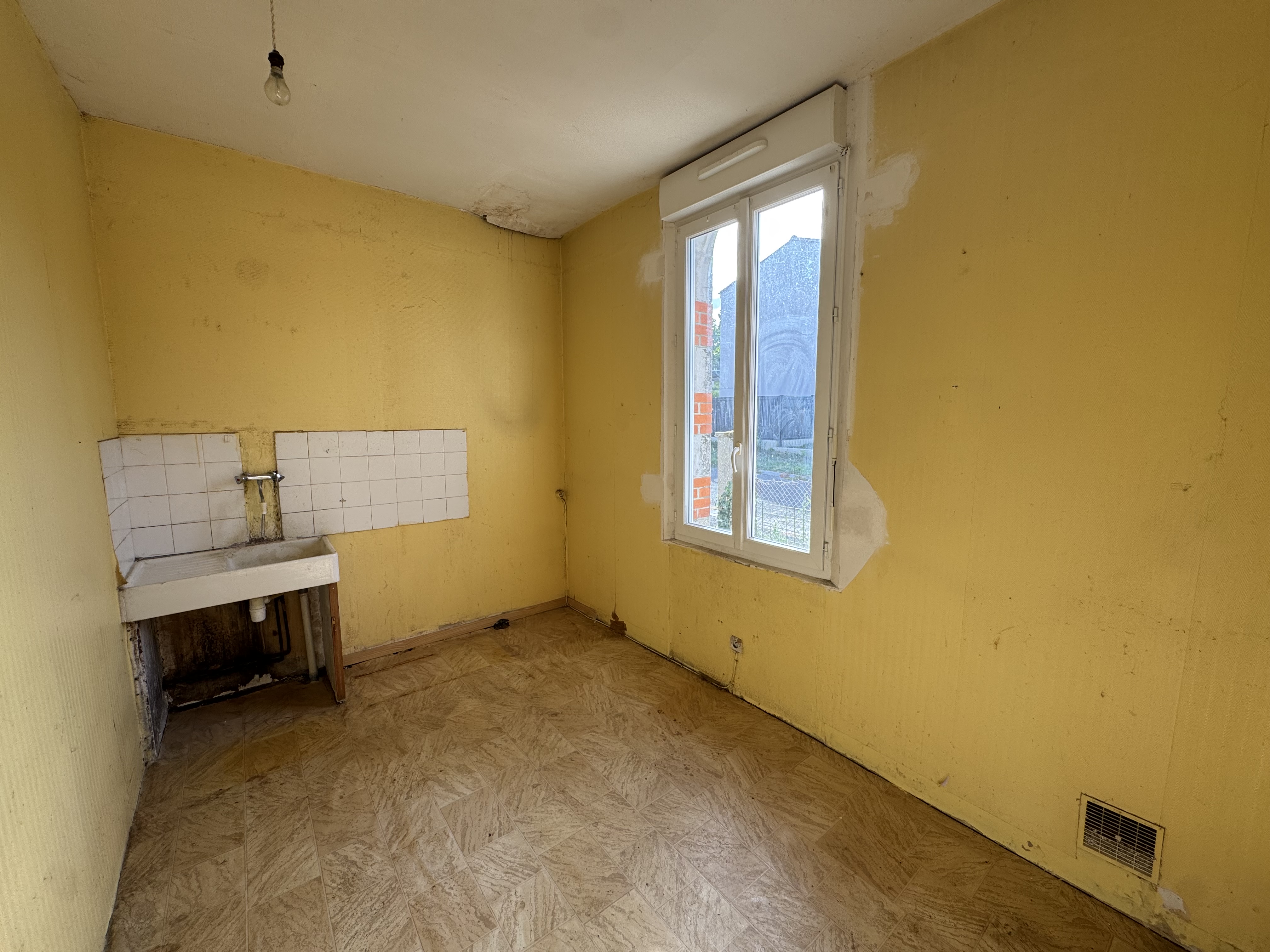 Photo 5 - MAISON DES ANNÉES 30 À RÉNOVER – 95 m² – 3 CHAMBRES – TERRAIN CLOS