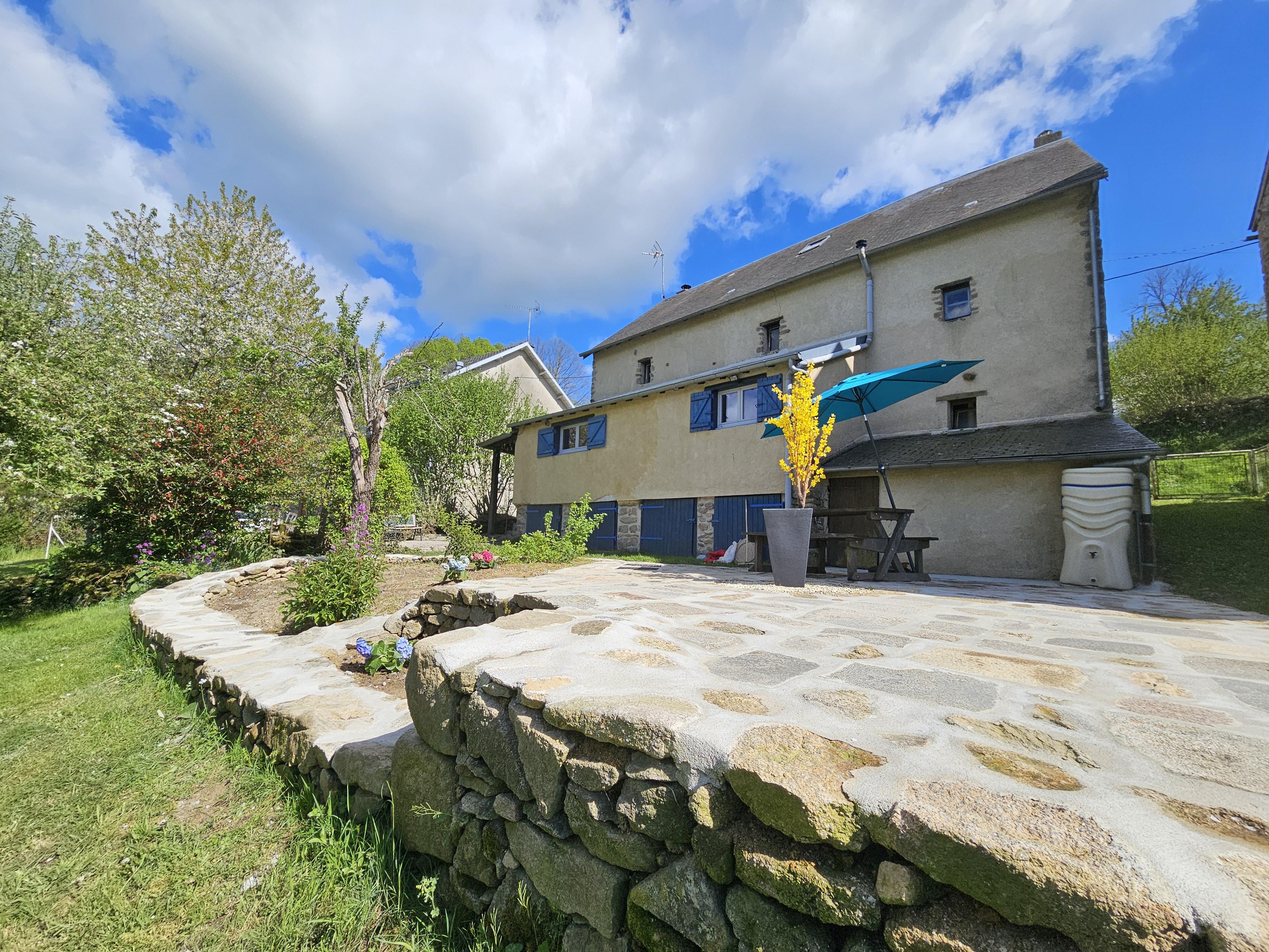 Photo 2 - Maison avec grange et terrasse et jardin