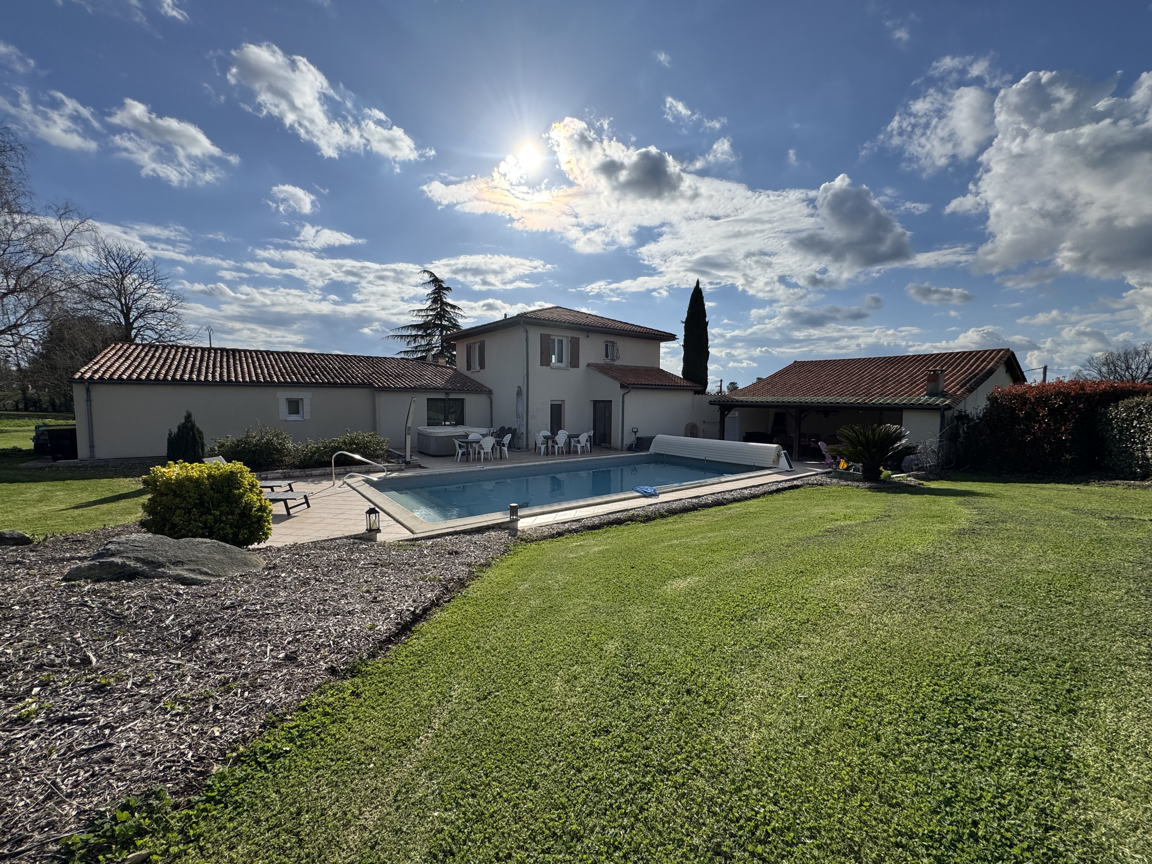 Photo 20 - Belle propriété avec grand terrain et étang