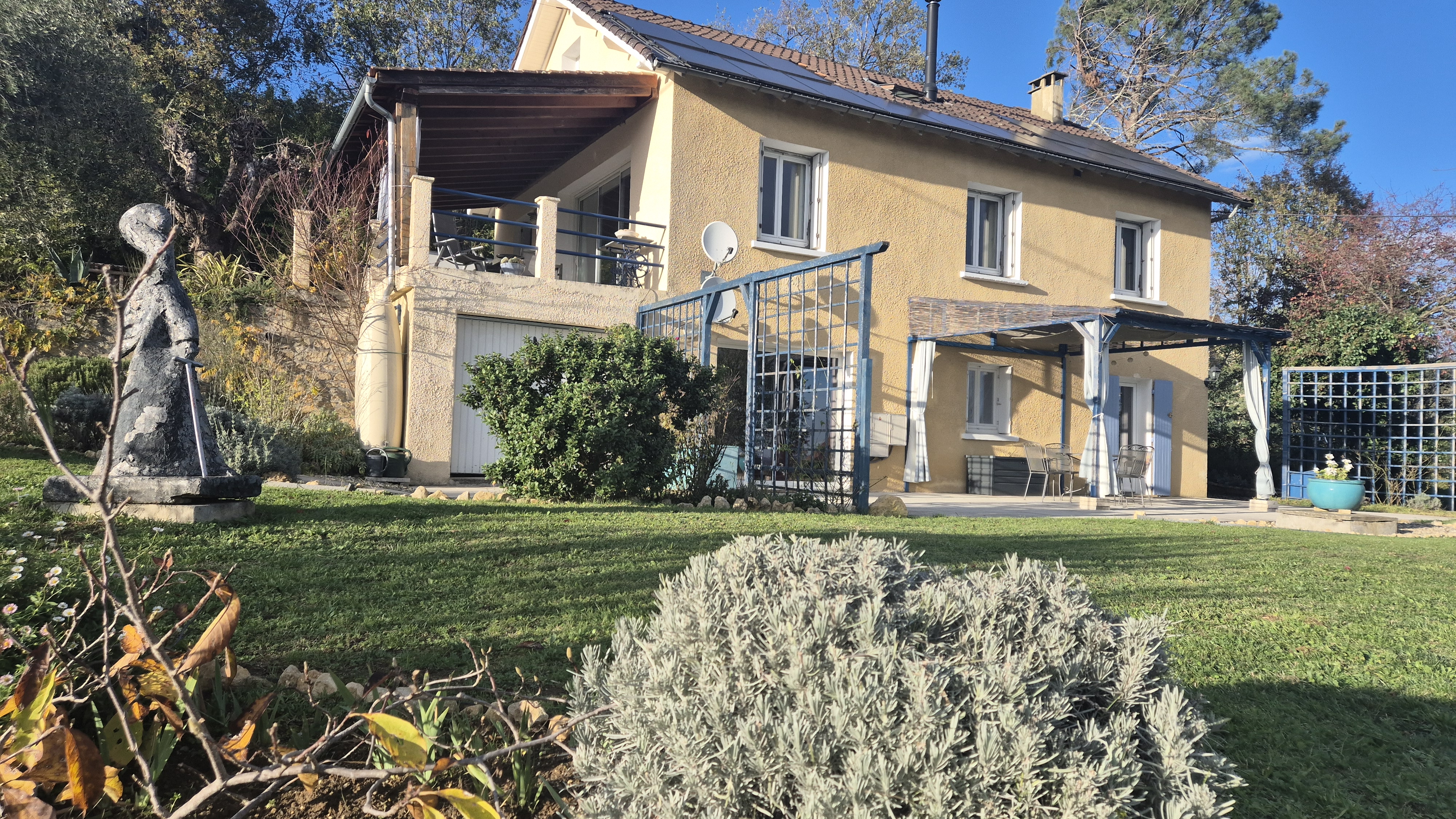 Photo 3 - Charmante maison en dordogne avec une vue magnifique sur la vallée de sarlat et un gîtes superbe !!