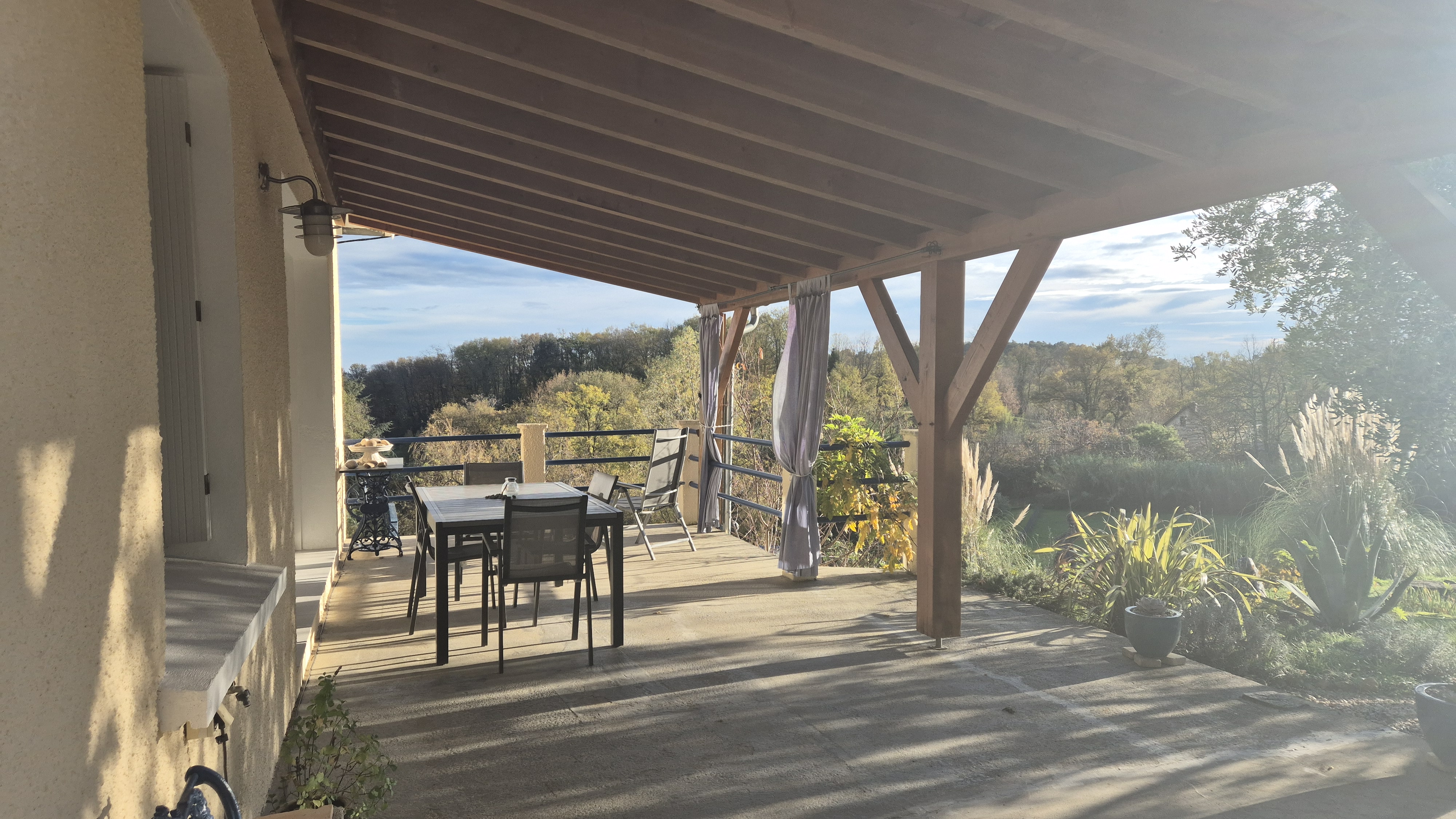 Photo 4 - Charmante maison en dordogne avec une vue magnifique sur la vallée de sarlat et un gîtes superbe !!