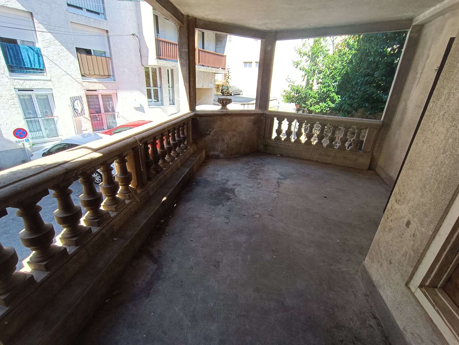 Immeuble composé de deux T3, un T2, un T1, grenier, cave et un garage - Photo 2