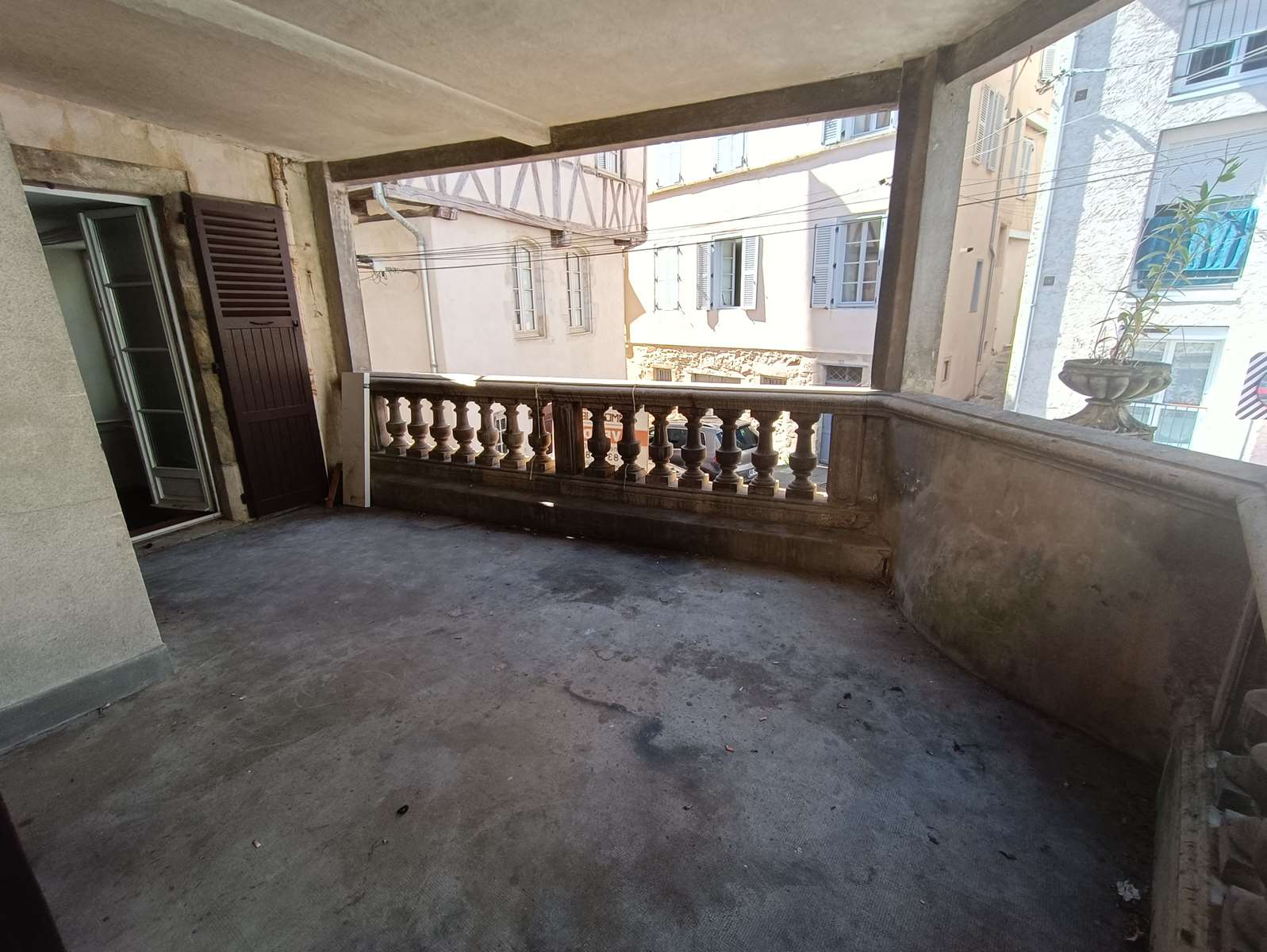 Immeuble composé de deux T3, un T2, un T1, grenier, cave et un garage - Photo 3