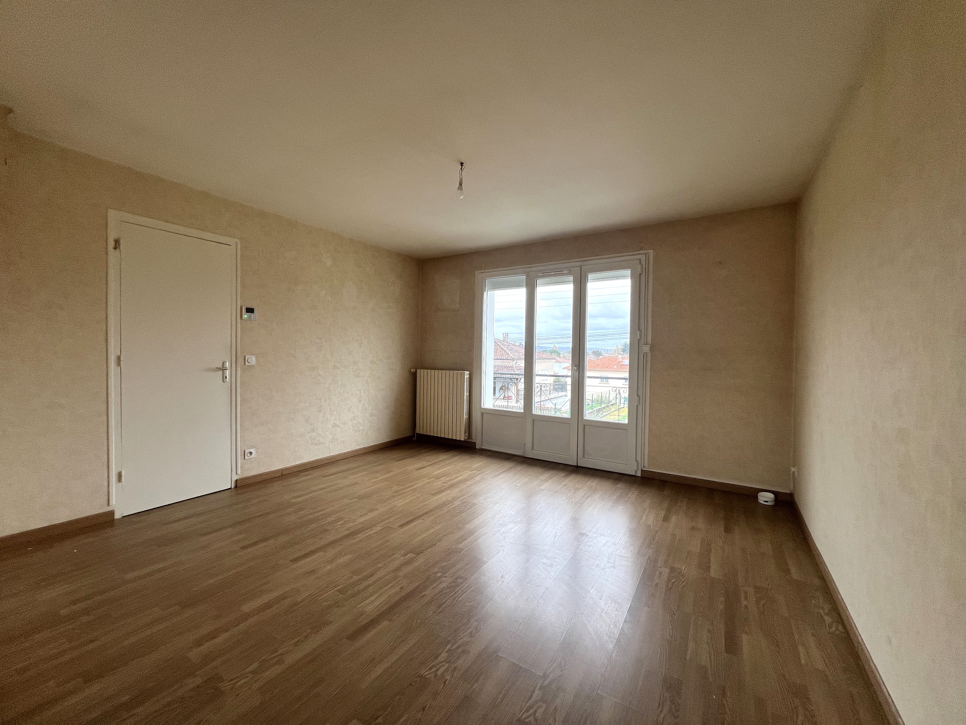 Maison T5 avec jardin clos - Photo 3