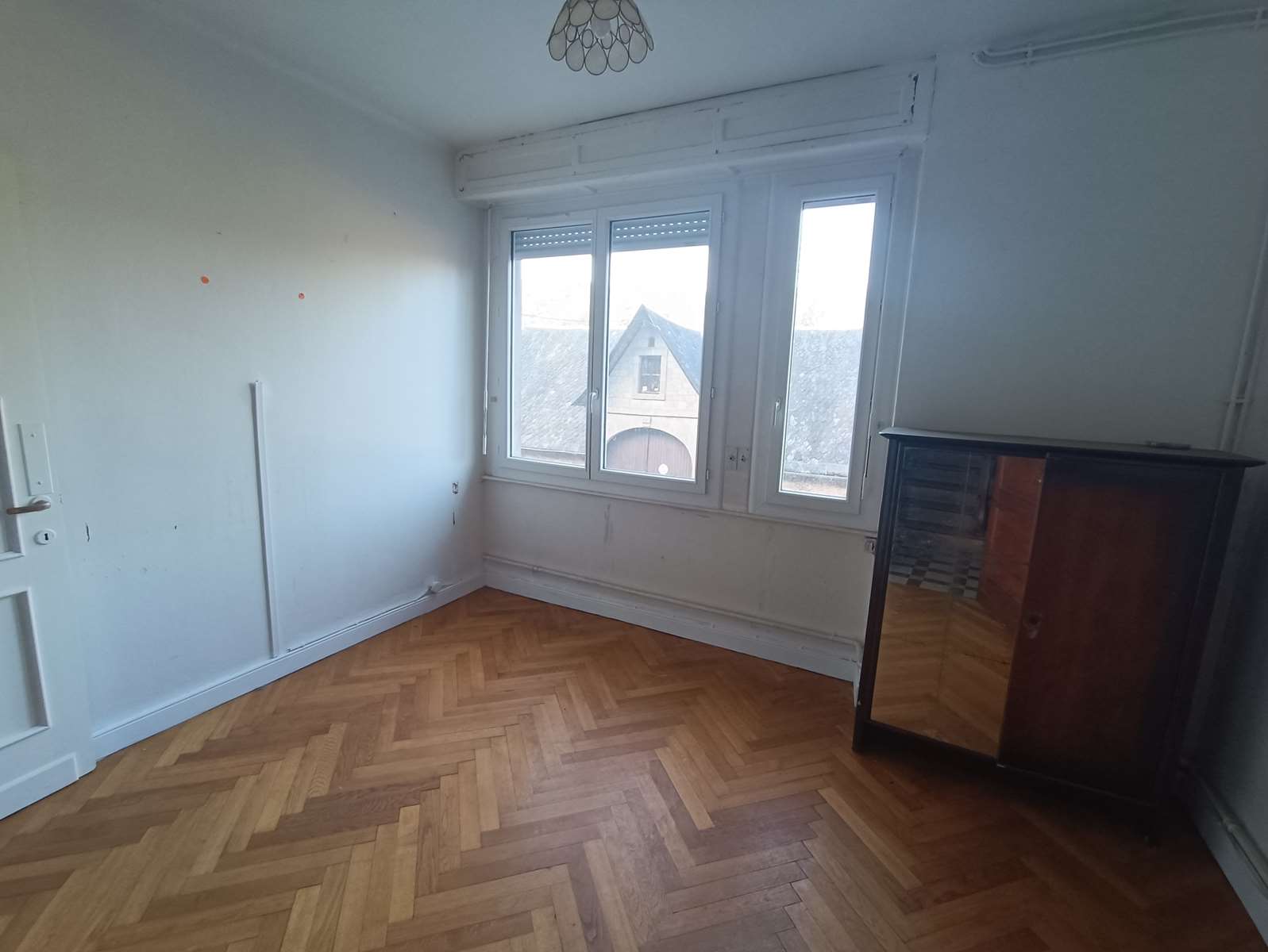 Photo 4 - Maison familiale en pierres et ardoises avec dépendance, puits, garages, caves et terrain d&rsquo;environ 4271 m²