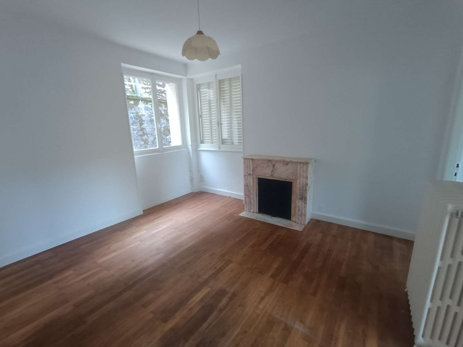 Photo 6 - Maison familiale en pierres et ardoises avec dépendance, puits, garages, caves et terrain d&rsquo;environ 4271 m²