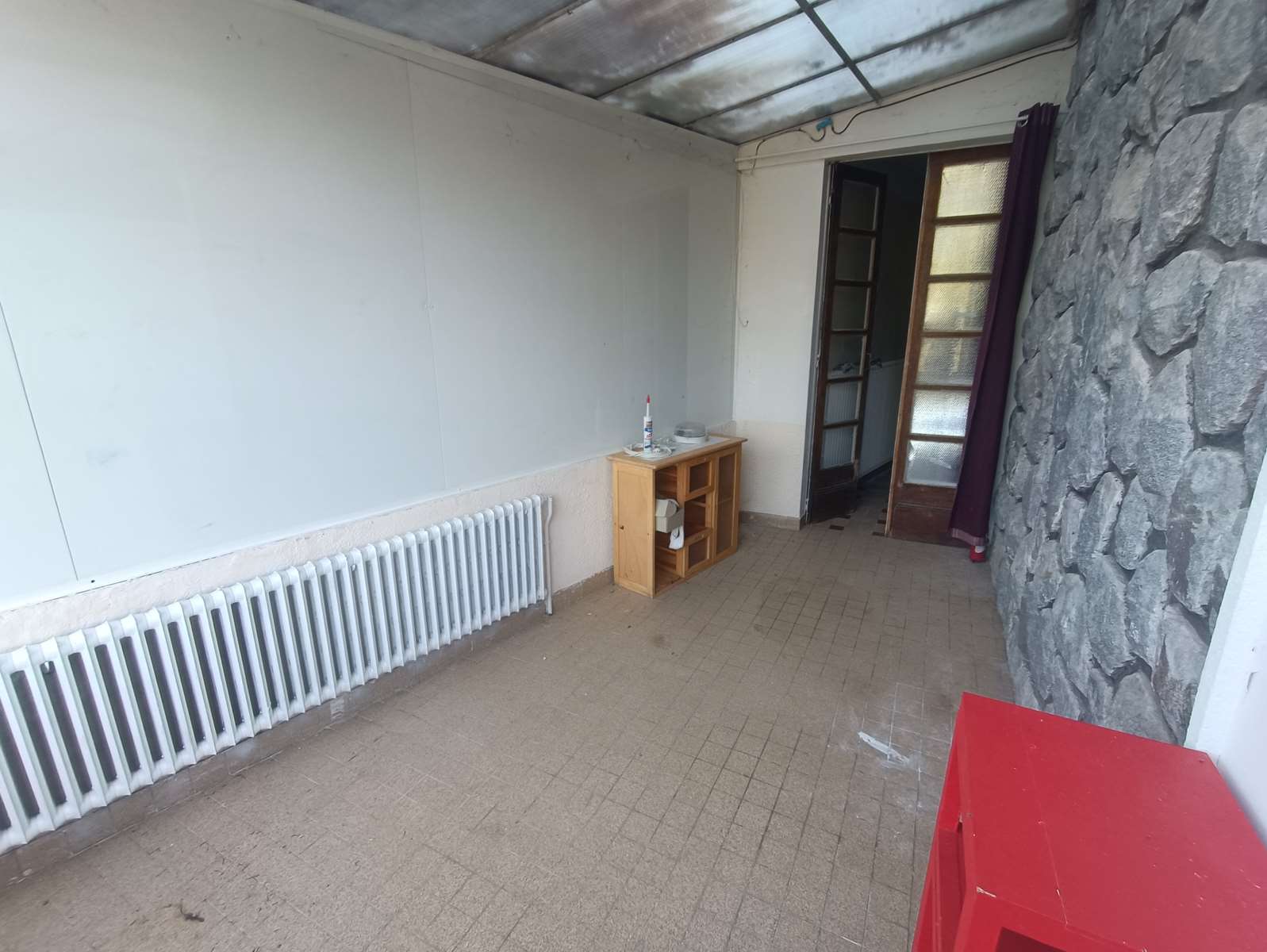Photo 11 - Maison familiale en pierres et ardoises avec dépendance, puits, garages, caves et terrain d&rsquo;environ 4271 m²