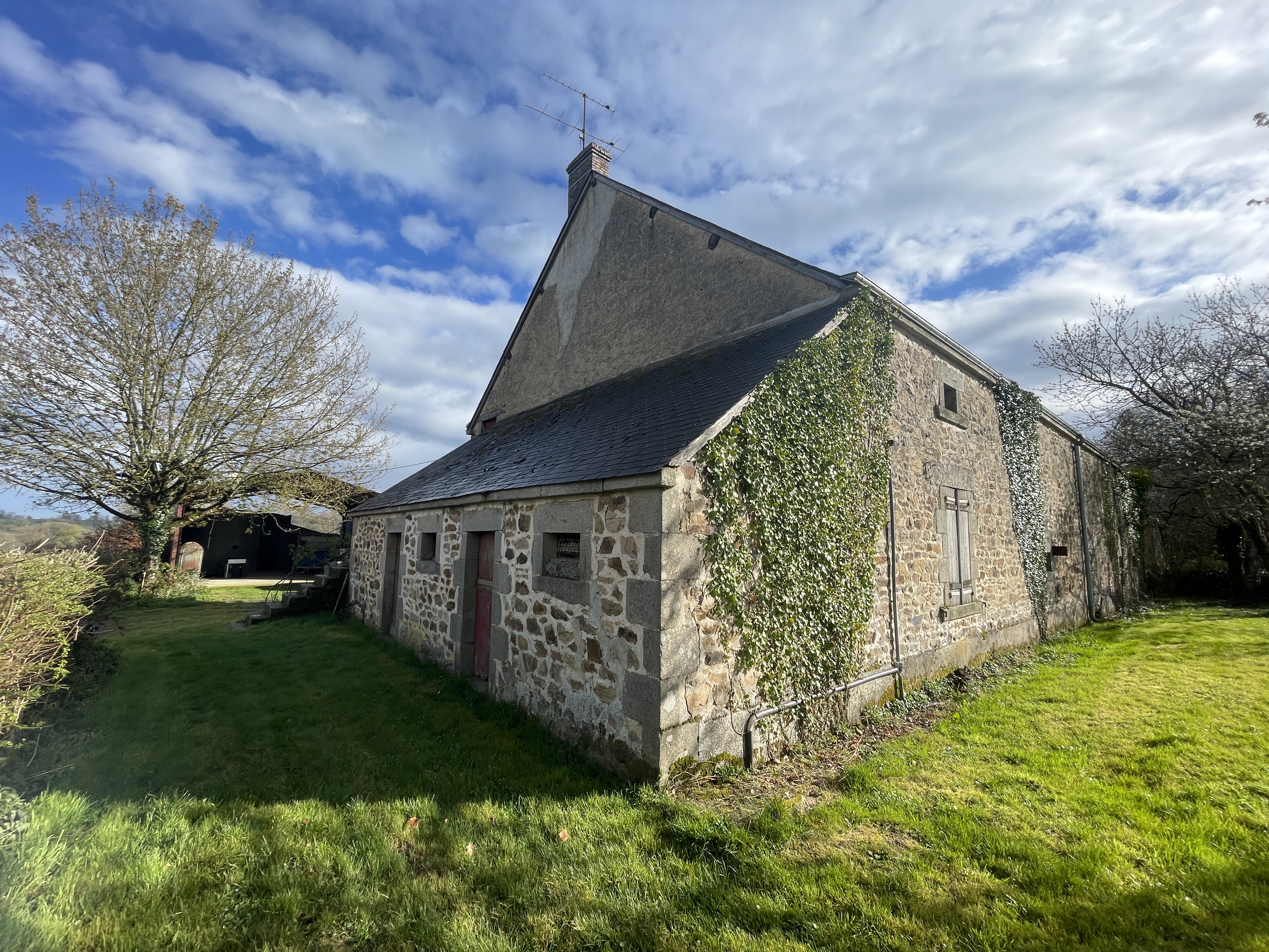 Photo 38 - Corps de Ferme – Sans voisin – NOUZIERS 23350 – Creuse Limite Indre (36)