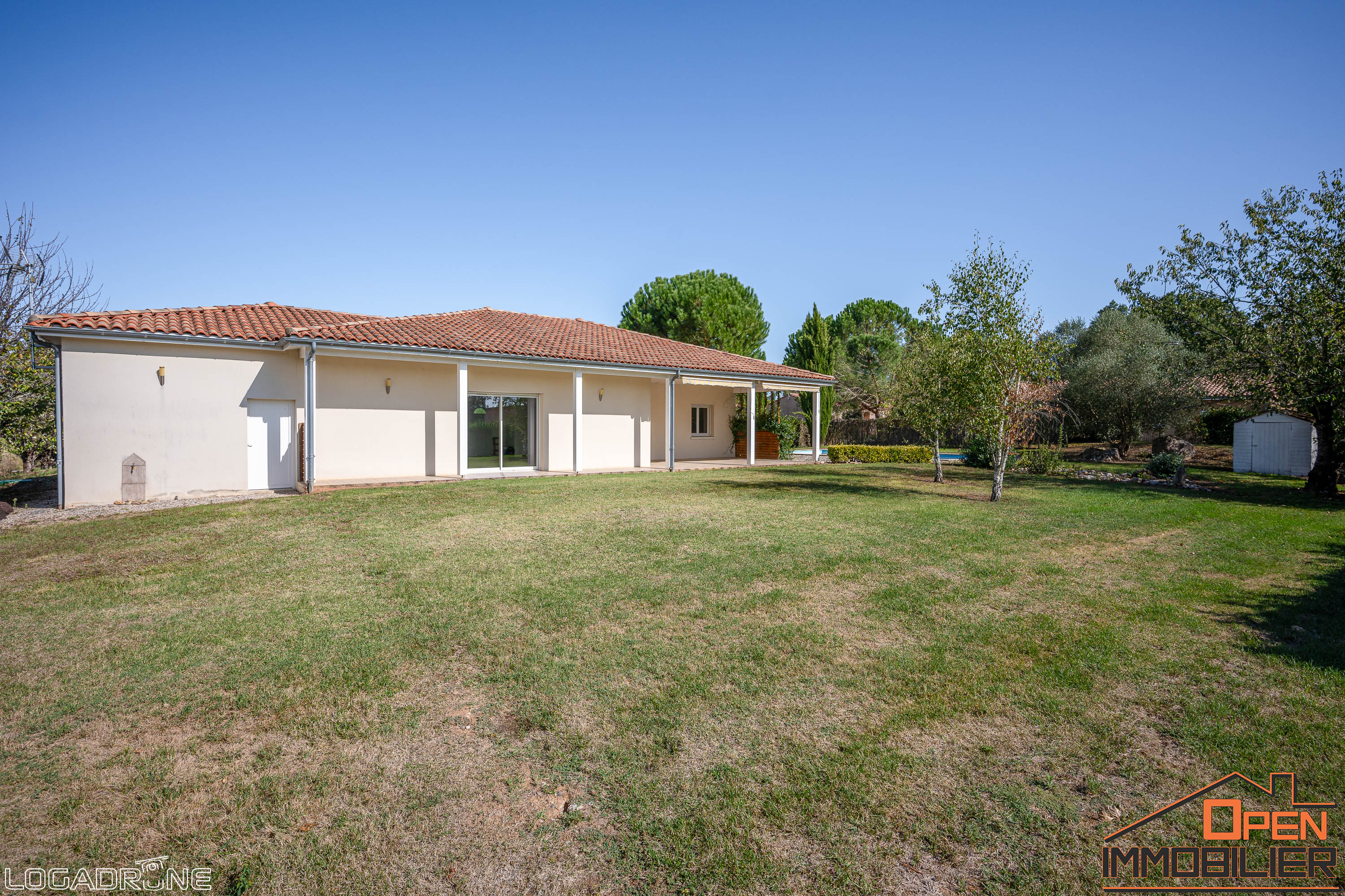 Photo 4 - Villa de plain pied avec piscine garage et jardin