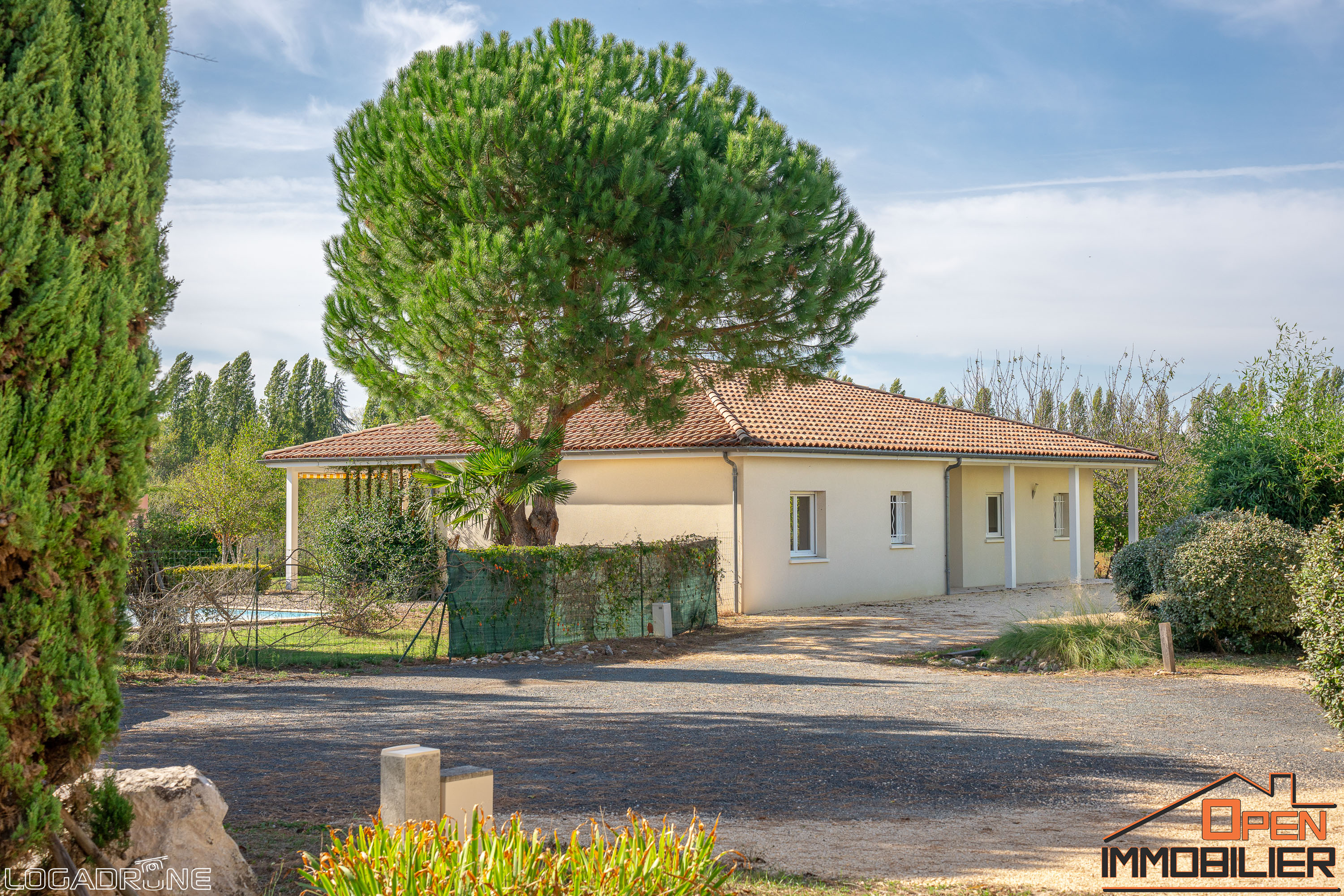 Photo 5 - Villa de plain pied avec piscine garage et jardin