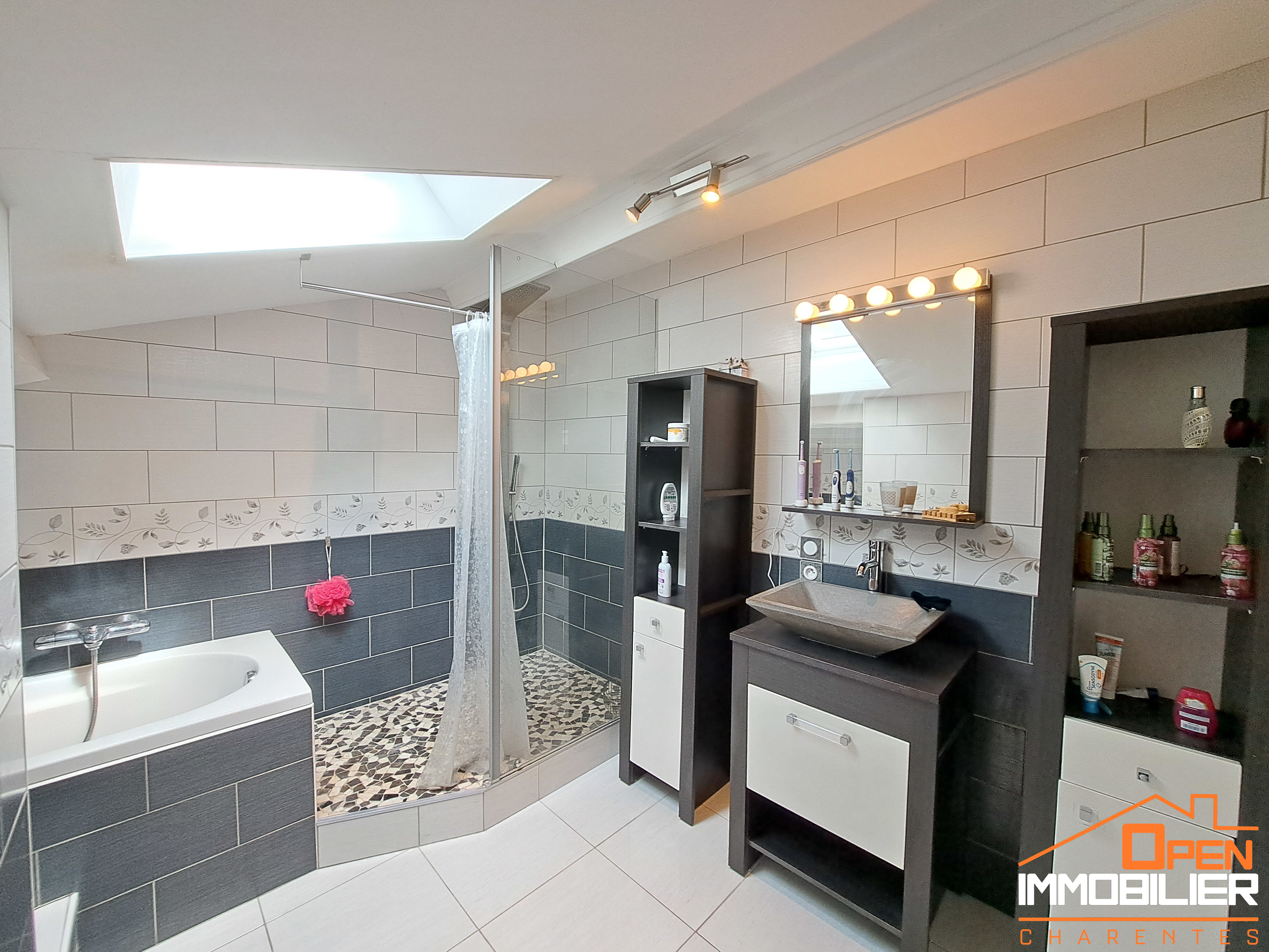 Photo 11 - Maison avec garage, sous-sol, cave et jardin clos – 187 m² – 7 pièces