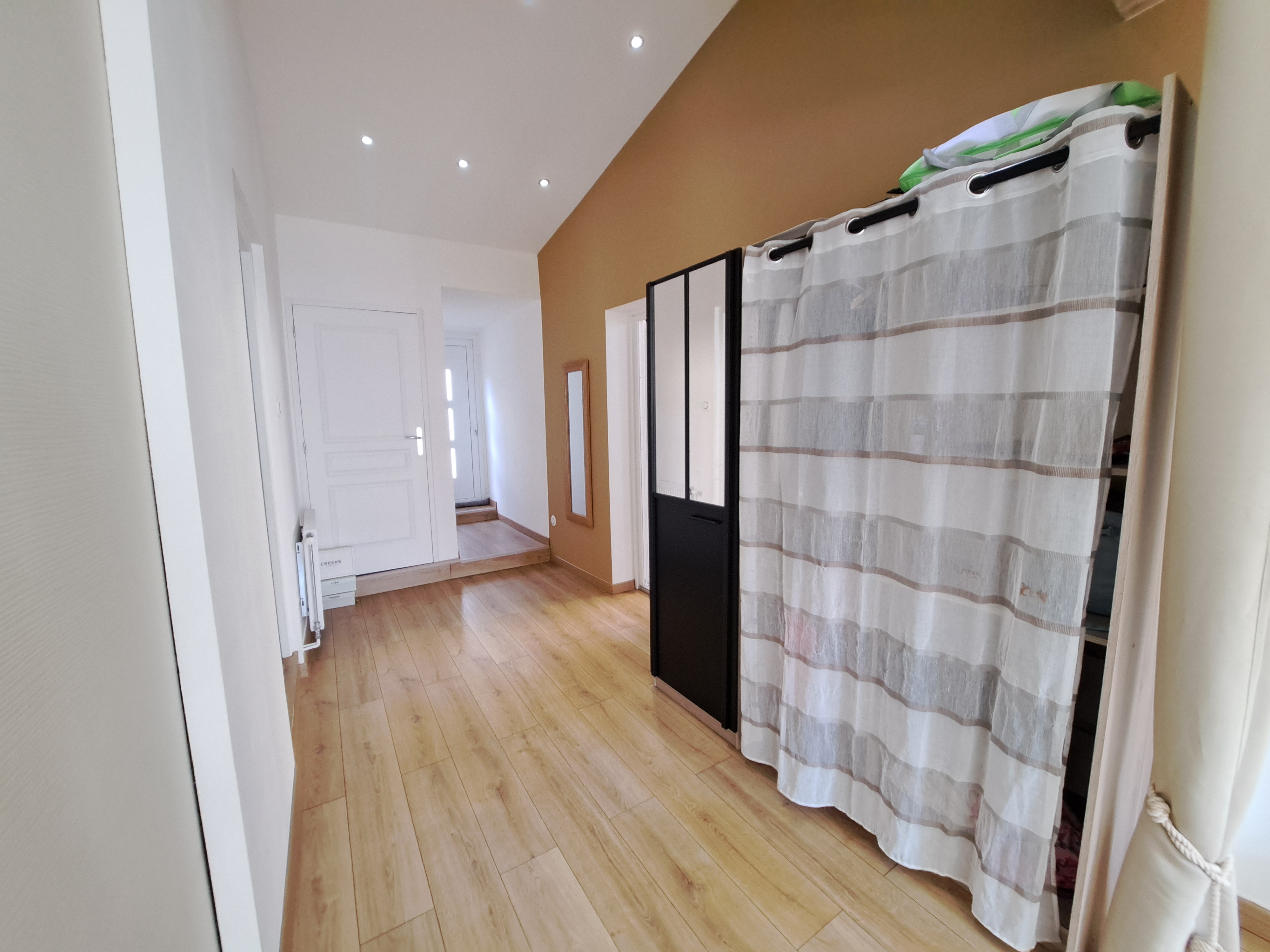 Photo 9 - Maison avec garage, sous-sol, cave et jardin clos – 187 m² – 7 pièces