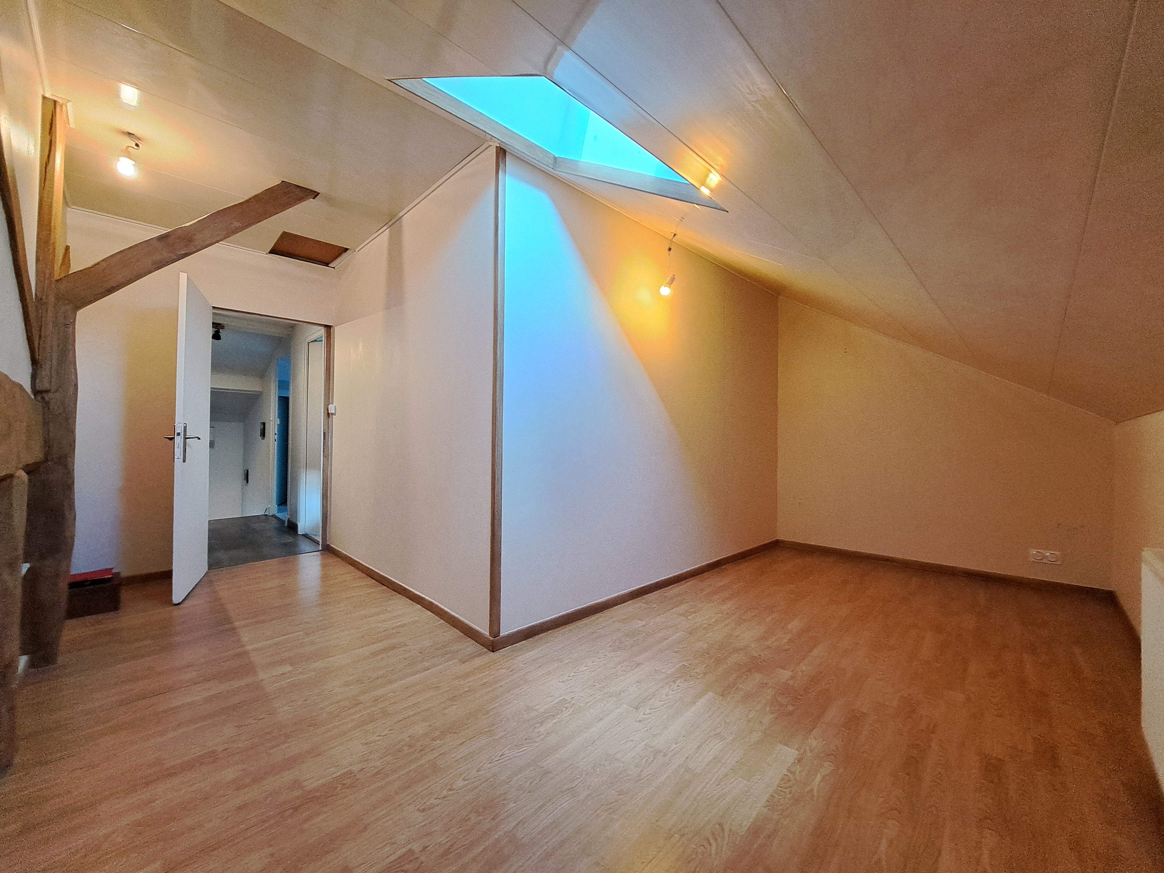 Photo 15 - Maison avec garage, sous-sol, cave et jardin clos – 187 m² – 7 pièces