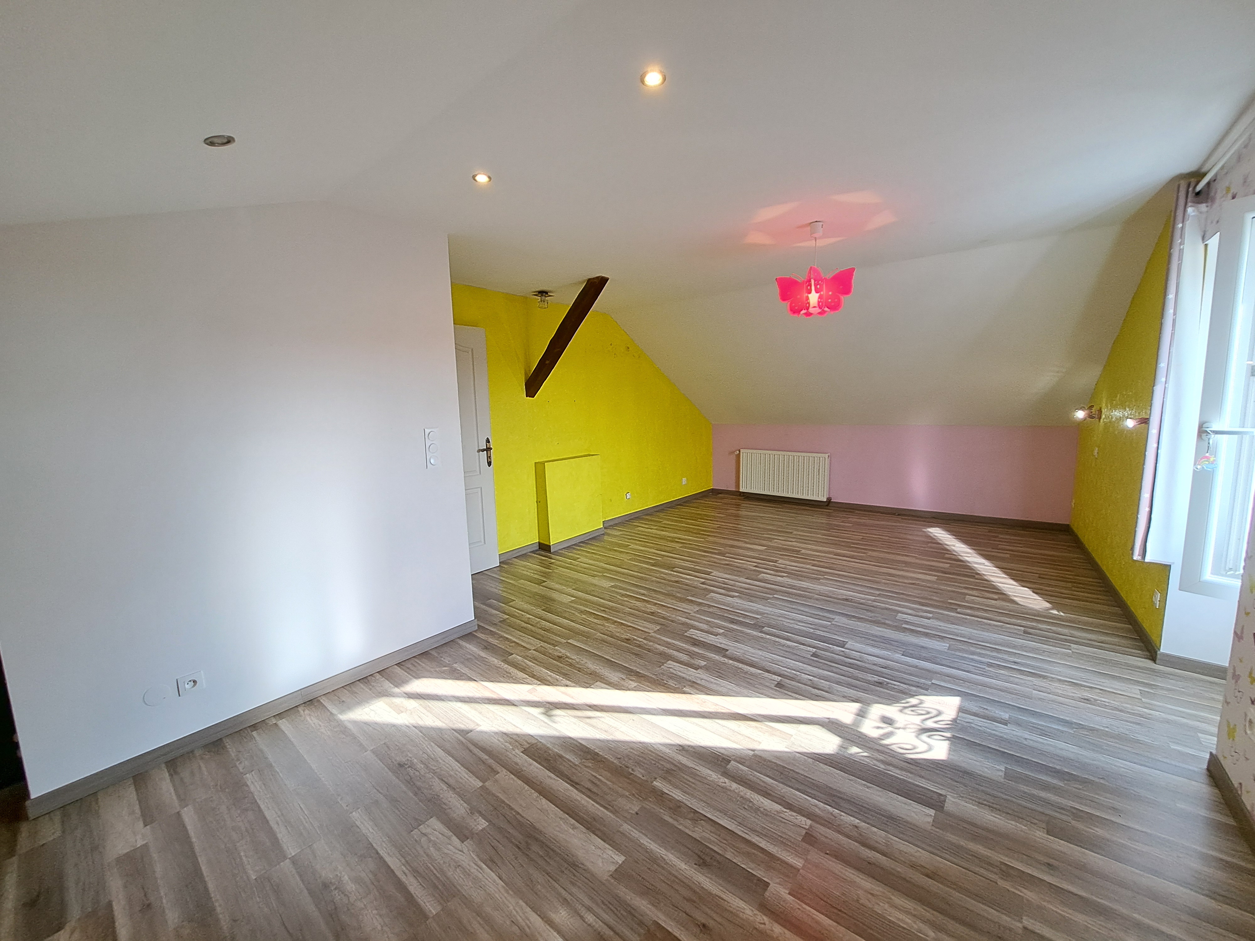 Photo 16 - Maison avec garage, sous-sol, cave et jardin clos – 187 m² – 7 pièces