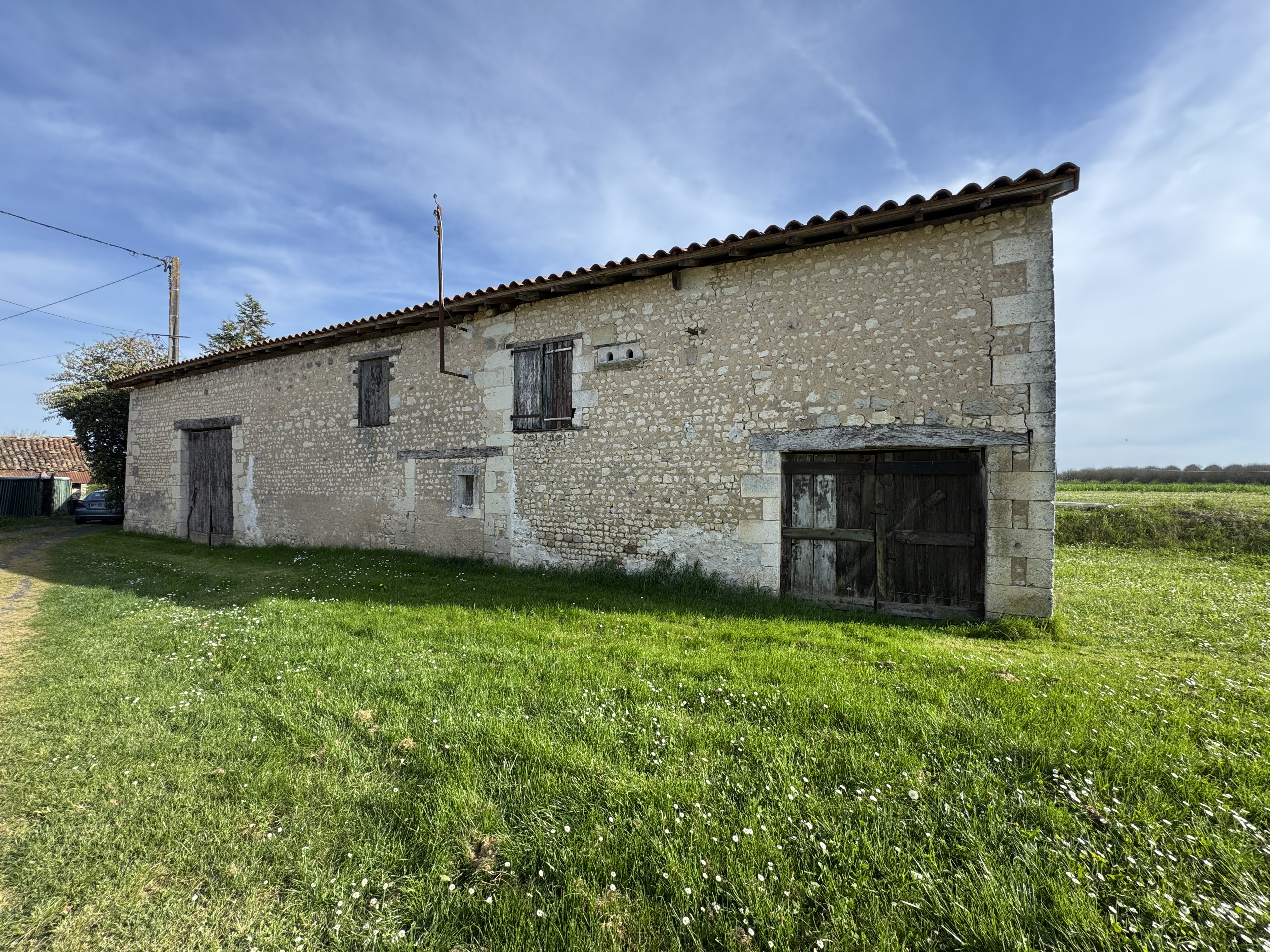 Photo 16 - Ensemble immobilier de 111 m² – Hangar – Terrain 5 700 m²