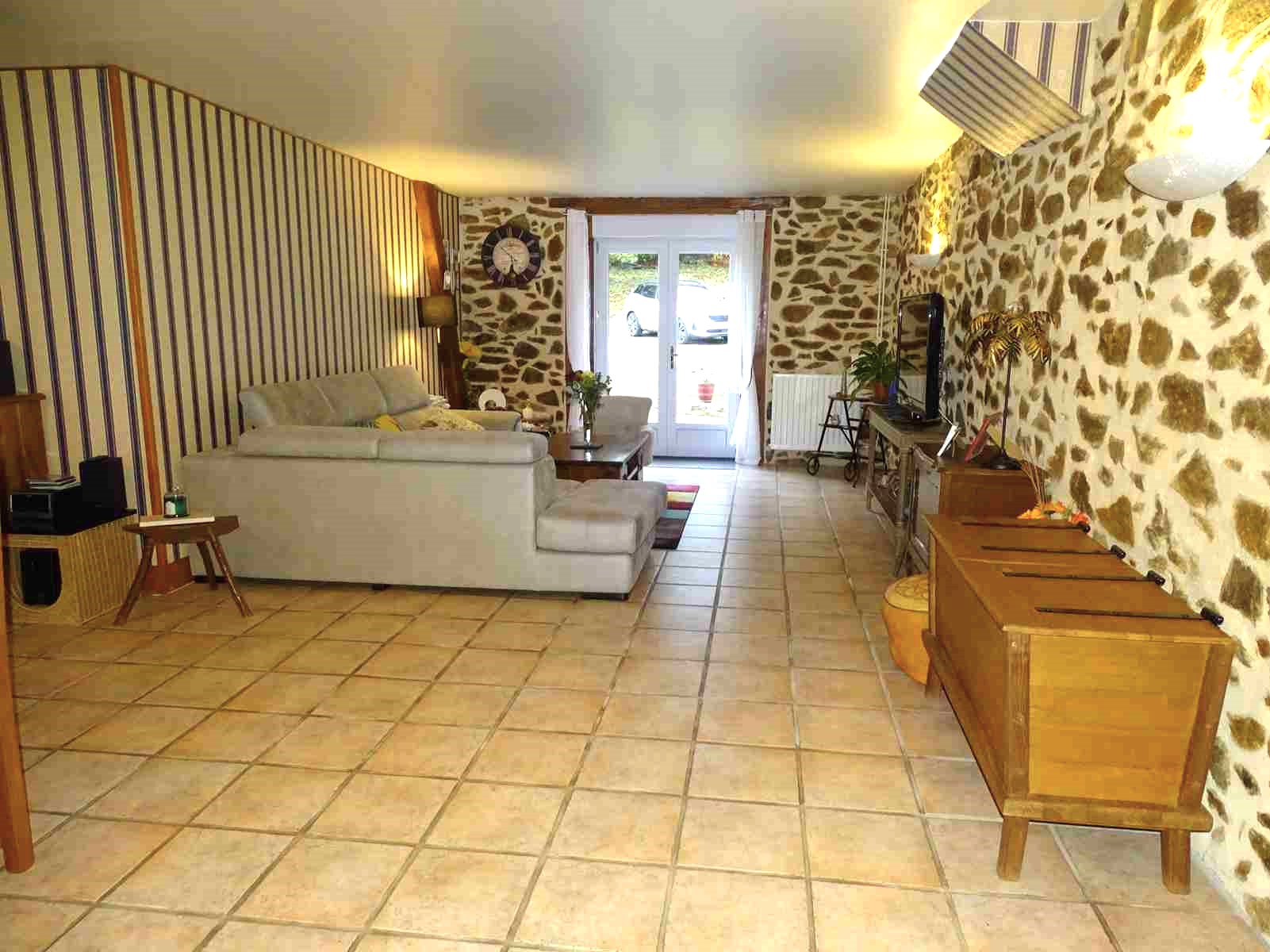 Maison familiale avec dépendances - Photo 2