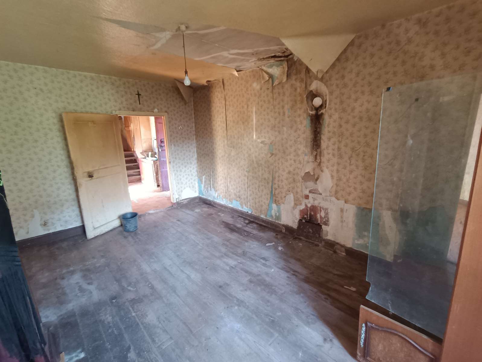 Maison de caractère avec tour, en pierre et lauze, grange, puits, terrain 19400 Argentat - Photo 3