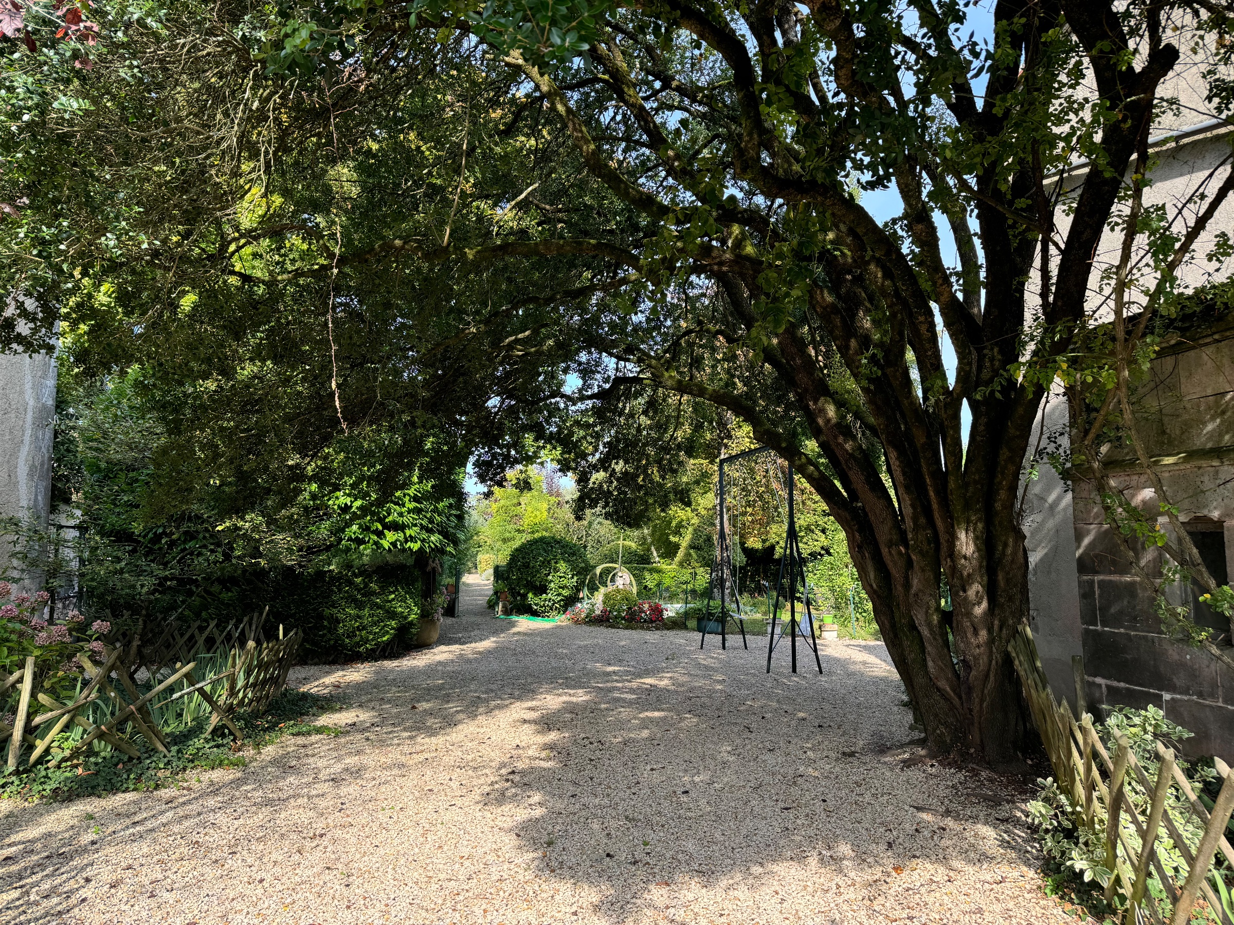 Ensemble immobilier 407 m² - Terrain 3000 m² - piscine - Photo 3