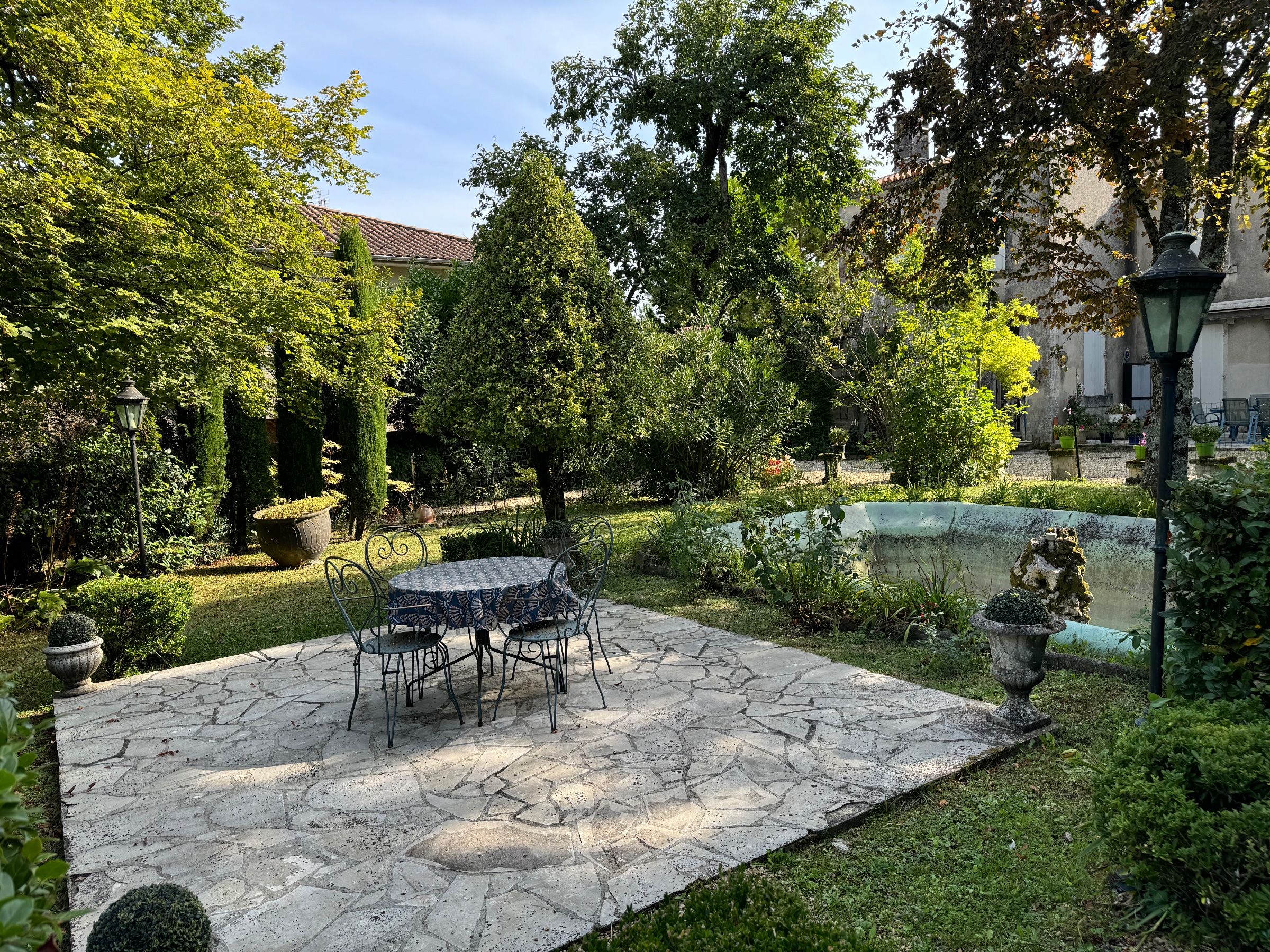 Photo 4 - Ensemble immobilier 407 m² – Terrain 3000 m² – piscine
