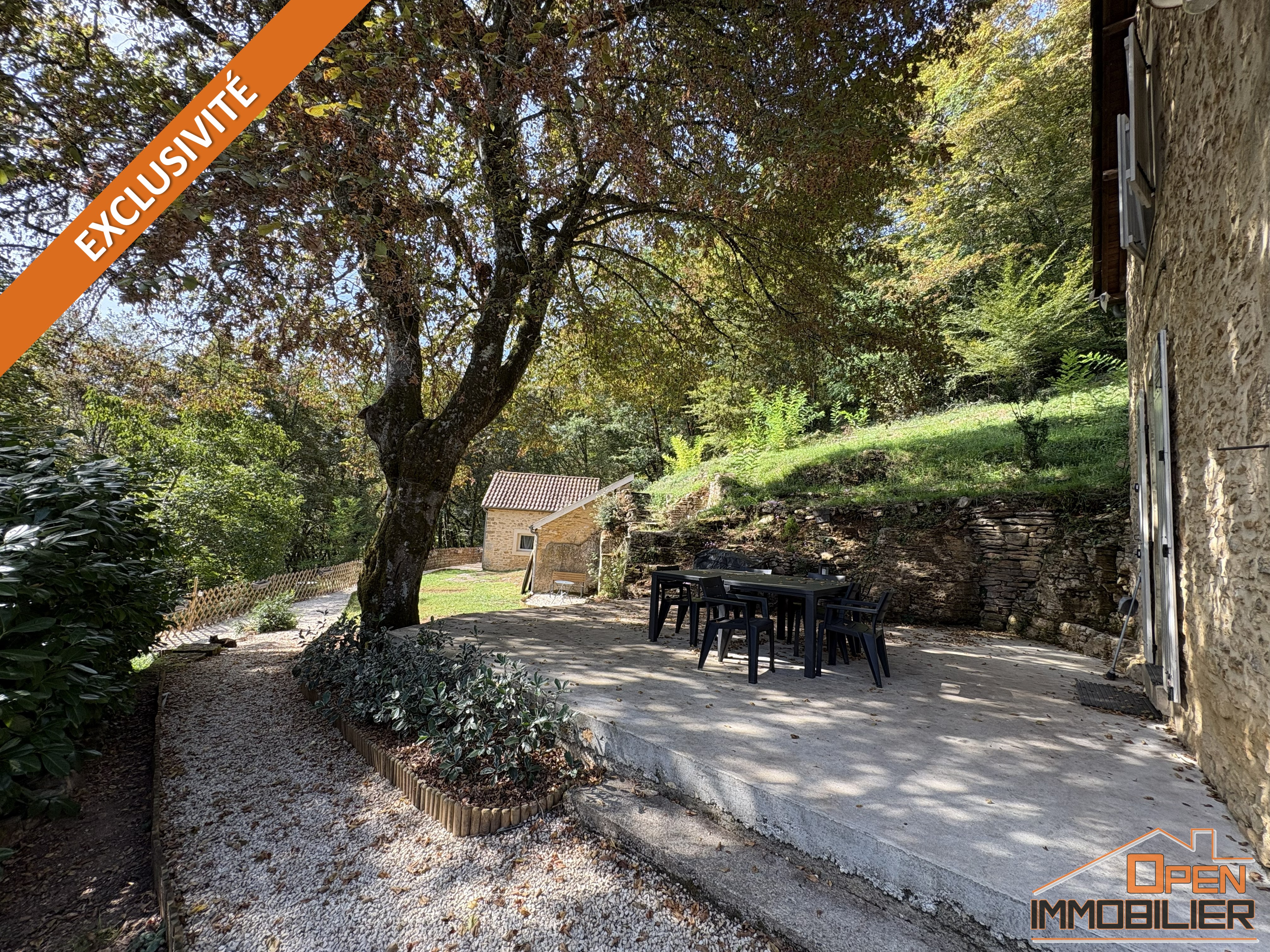 Photo 18 - Propriété troglodyte en pierre-Gîte-Piscine à débordement-Terrain 18 522m²