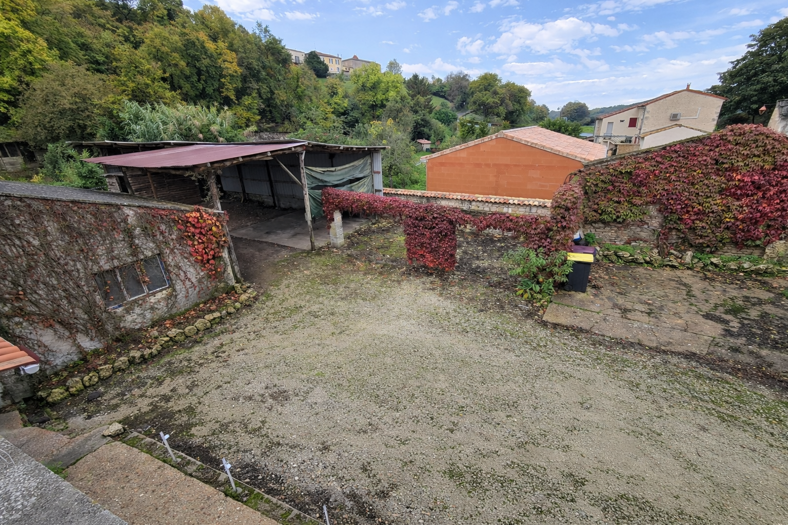 Photo 9 - Maison des années 80 avec grand terrain