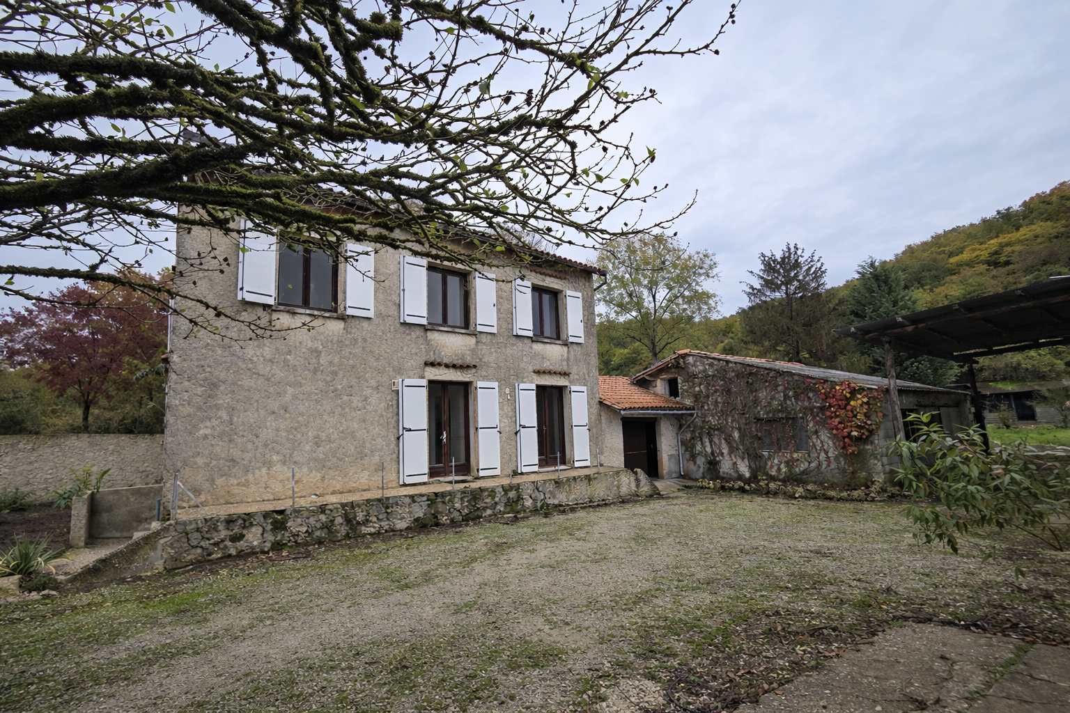 Photo 3 - Maison des années 80 avec grand terrain