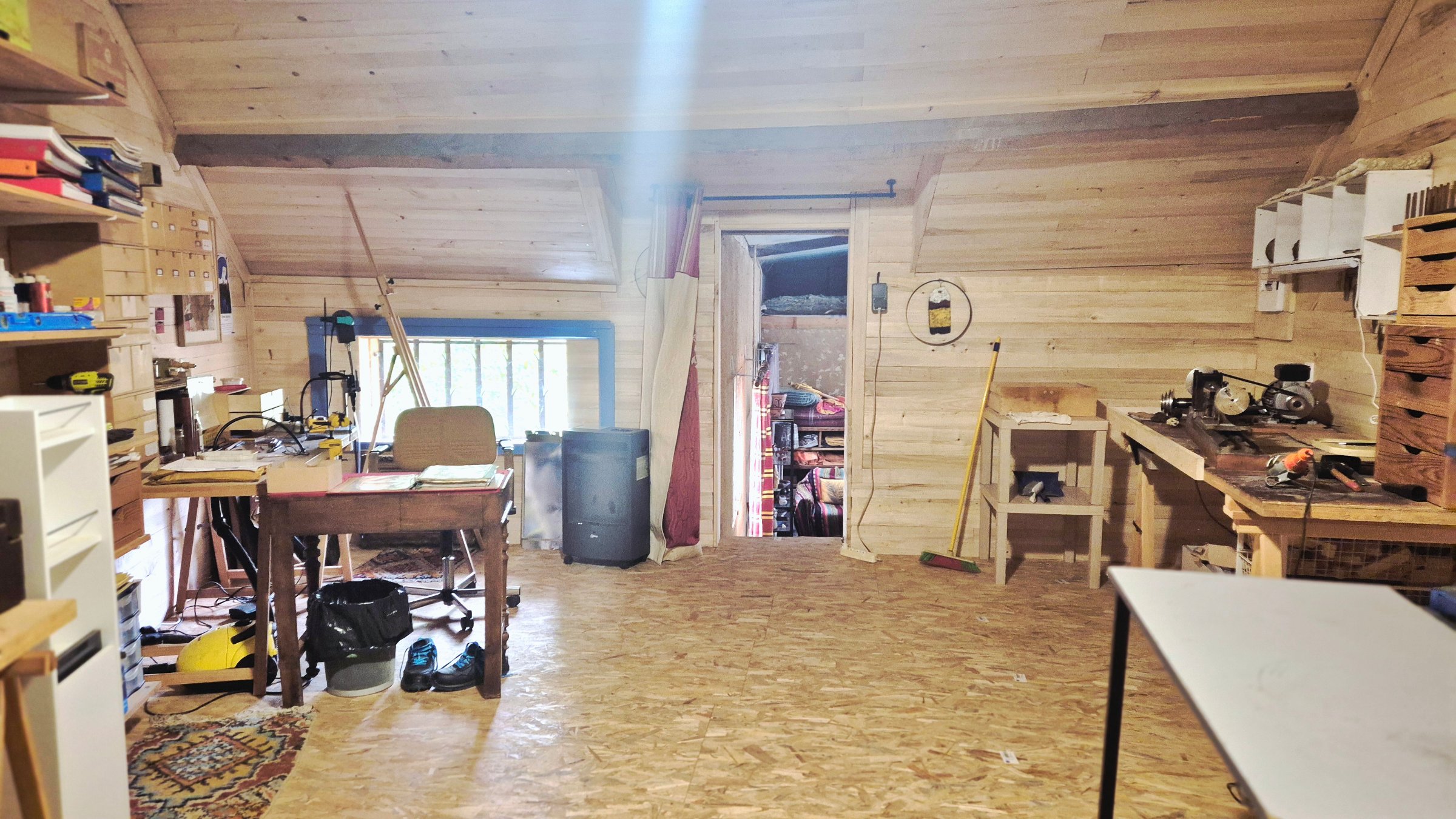 Photo 14 - BELLE MAISON ET GRANGE EN PIERRE A GROS POTENTIEL POUR HABITATION PLUS ATELIER VOIR COMMERCE A SAISIR !