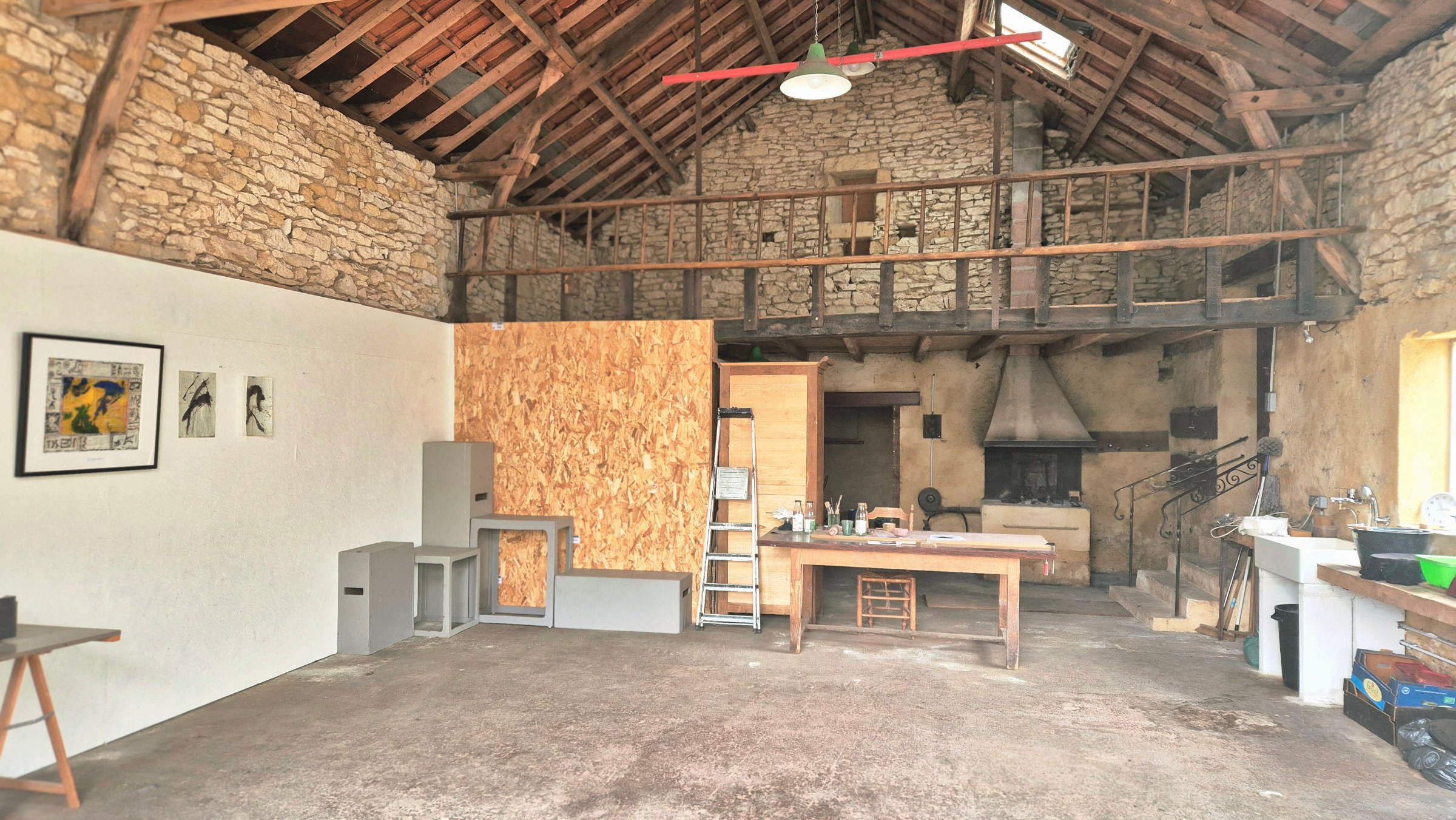 Photo 10 - BELLE MAISON ET GRANGE EN PIERRE A GROS POTENTIEL POUR HABITATION PLUS ATELIER VOIR COMMERCE A SAISIR !