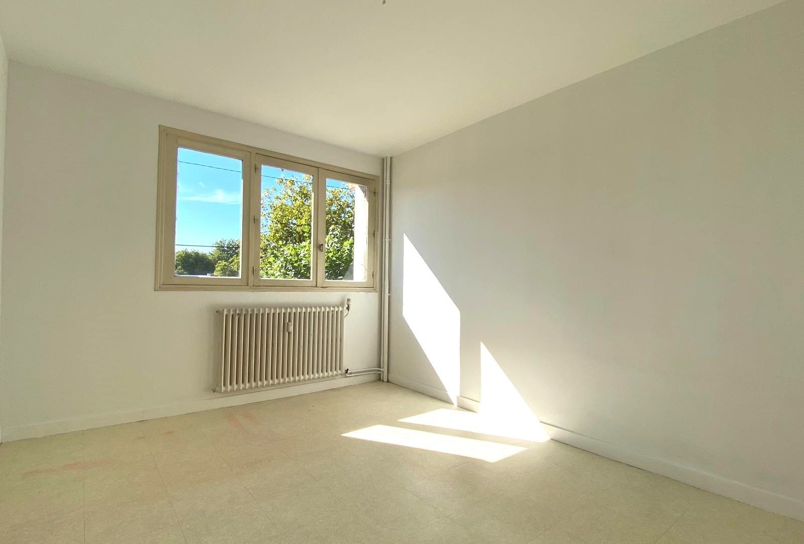 Photo 6 - Appartement Type 3 – 77 m2 – Balcon – Parking – Cave