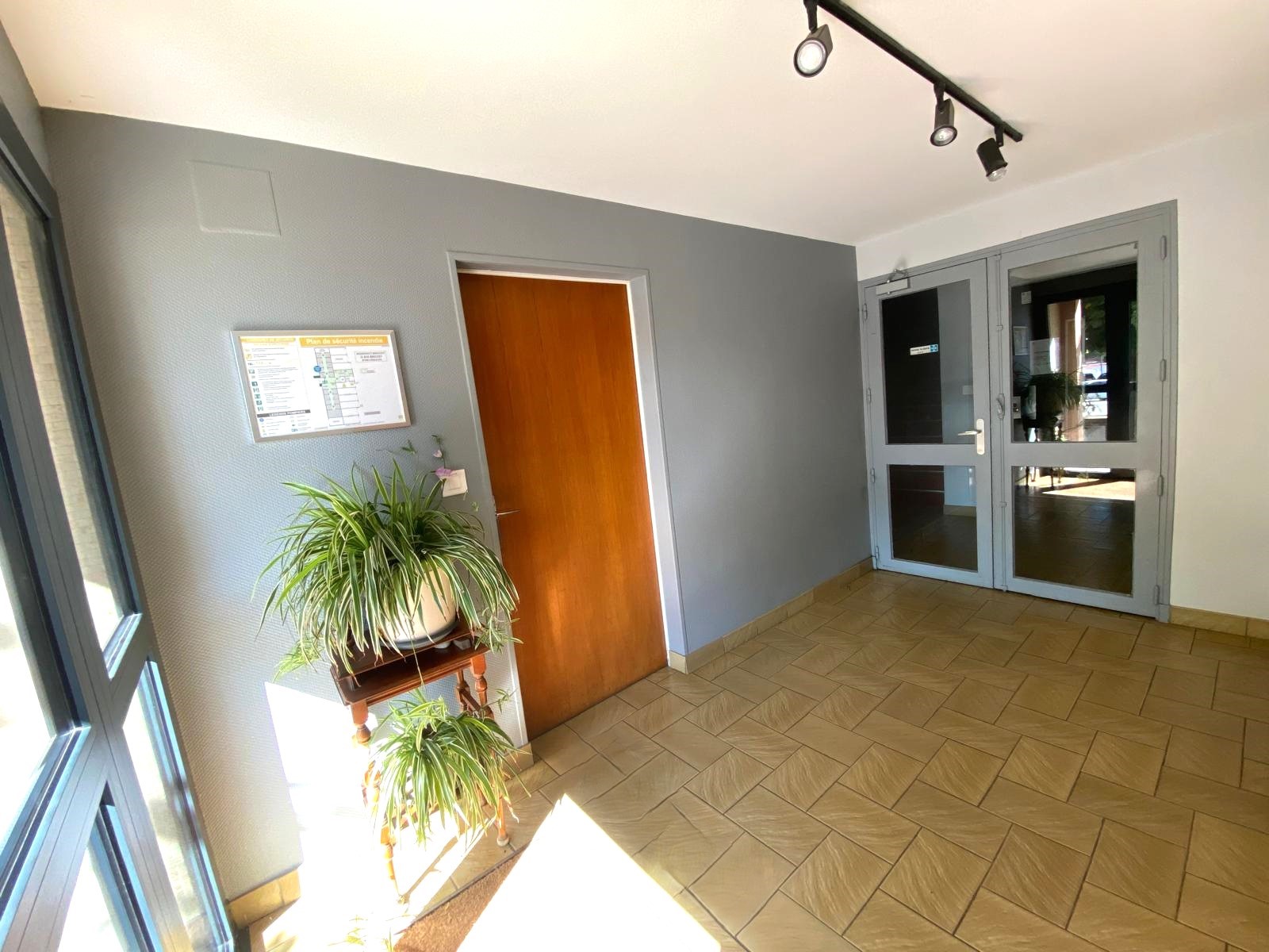 Photo 8 - Appartement Type 3 – 77 m2 – Balcon – Parking – Cave