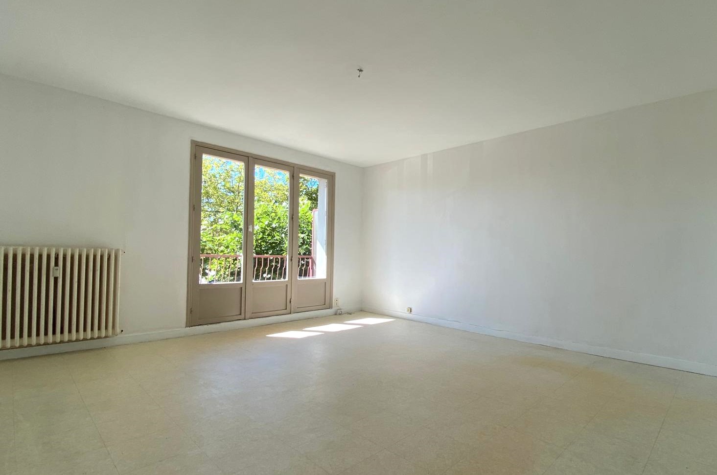 Photo 12 - Appartement Type 3 – 77 m2 – Balcon – Parking – Cave