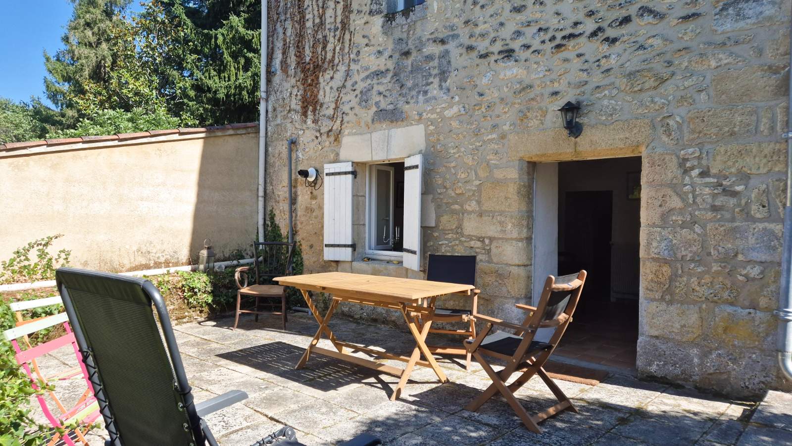Photo 15 - CHARMANTE MAISON EN PIERRE AVEC TERRASSE ET JARDIN DANS HAMEAU PAISIBLE EN DORDOGNE