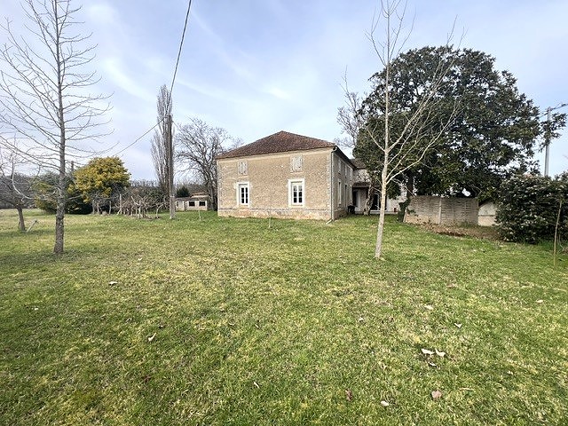 Photo 22 - Maison pierre T6 avec grange et dépendances – 47140 Penne d&rsquo;Agenais
