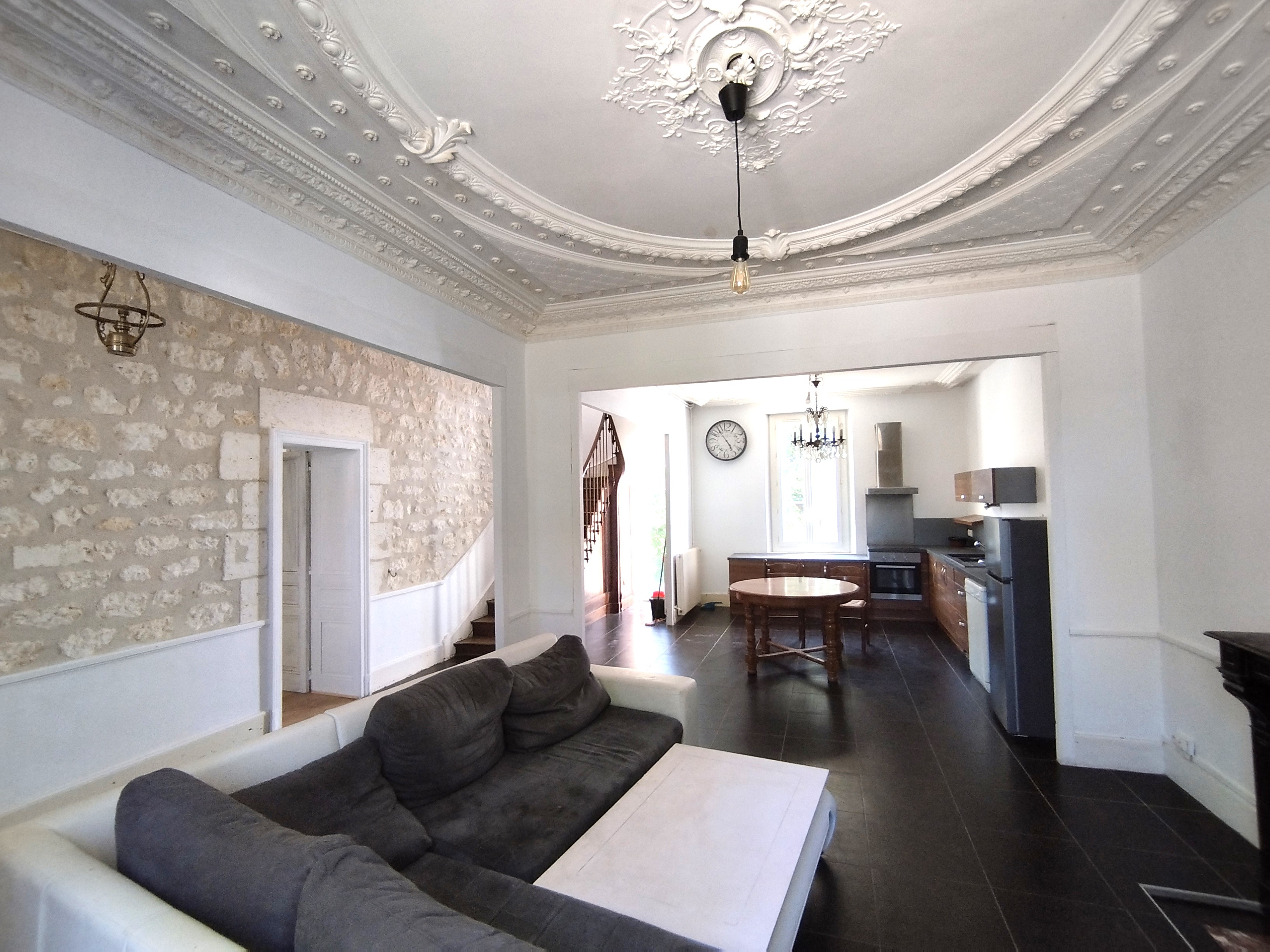 RUELLE : Maison de caractère 6 pièces avec Jardin - Photo 3