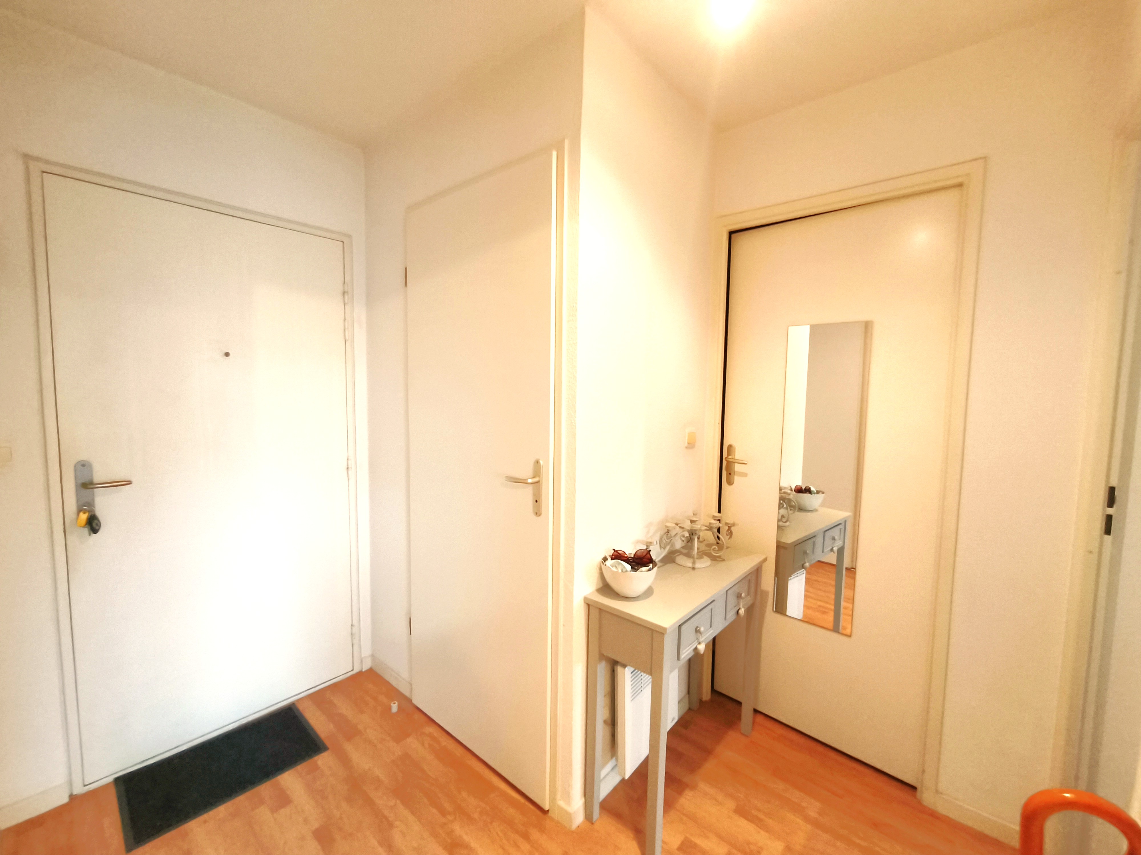 Photo 6 - Appartement T2 avec balcon et parking