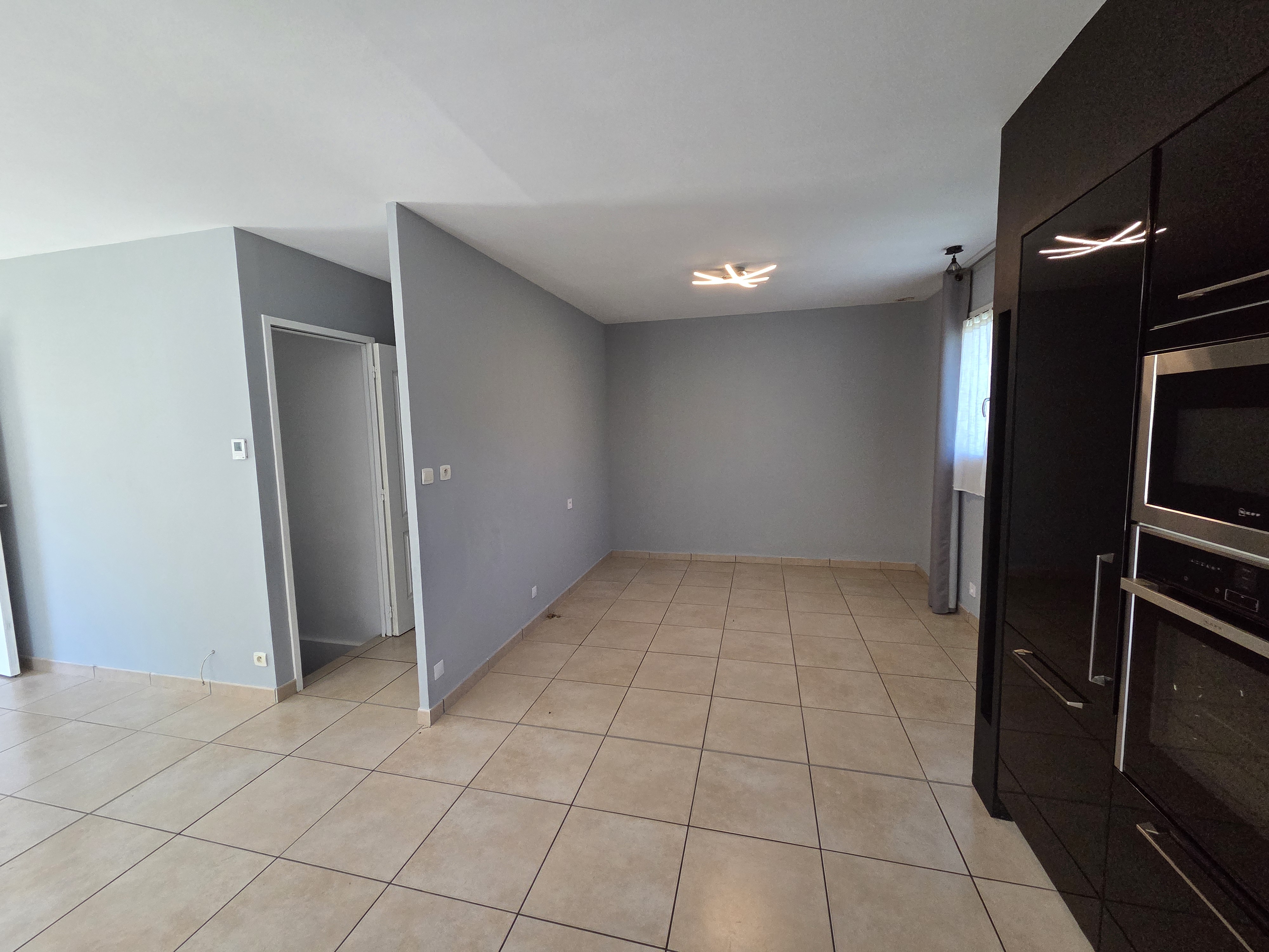 Photo 6 - Maison d&rsquo;habitation 5 chambres sur sous-sol/garage le tout sur terrain clos