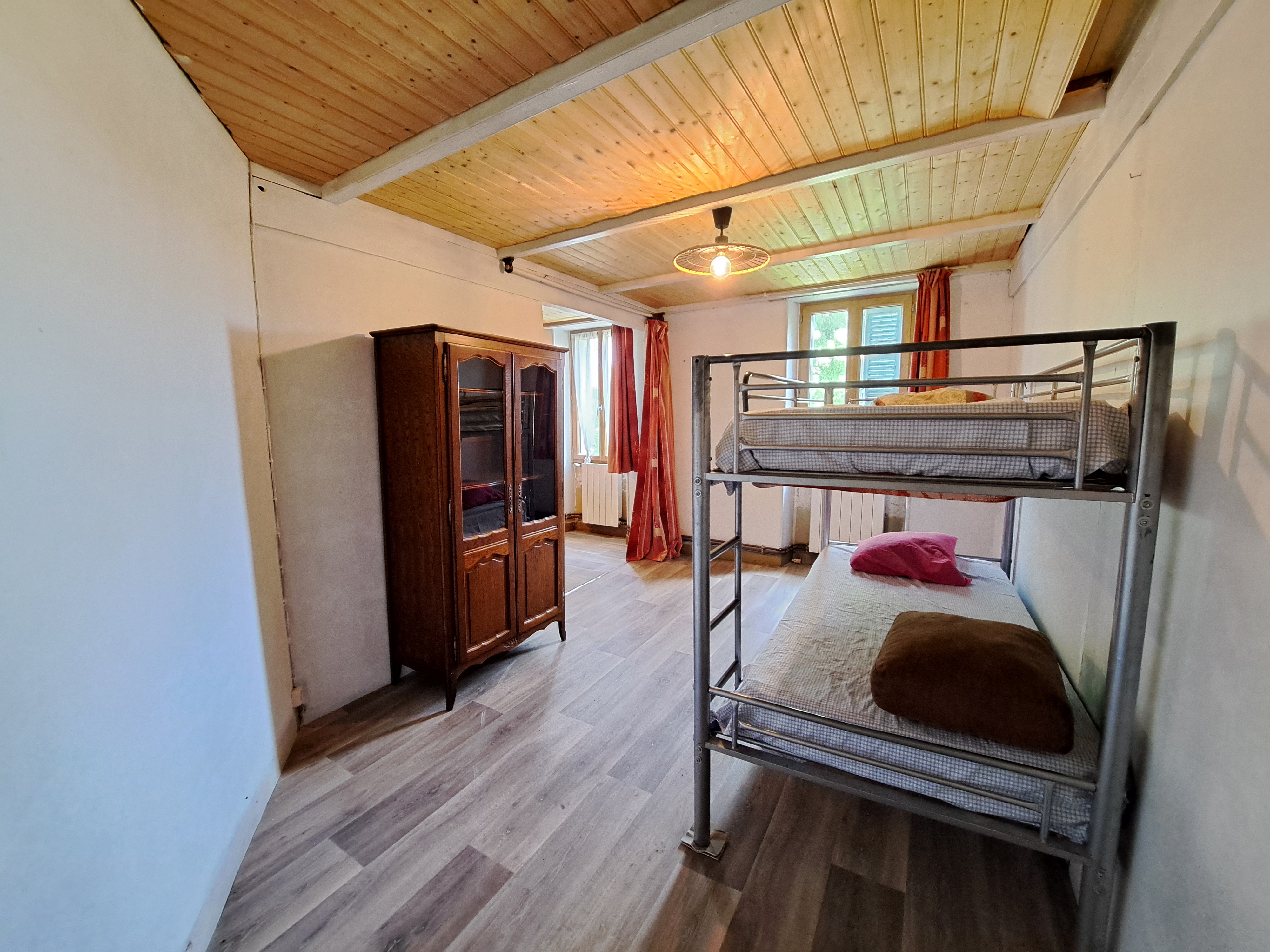 Photo 10 - Maison Charentaise avec dépendances et jardin – 190 m² – 6 pièces – 4216 m²