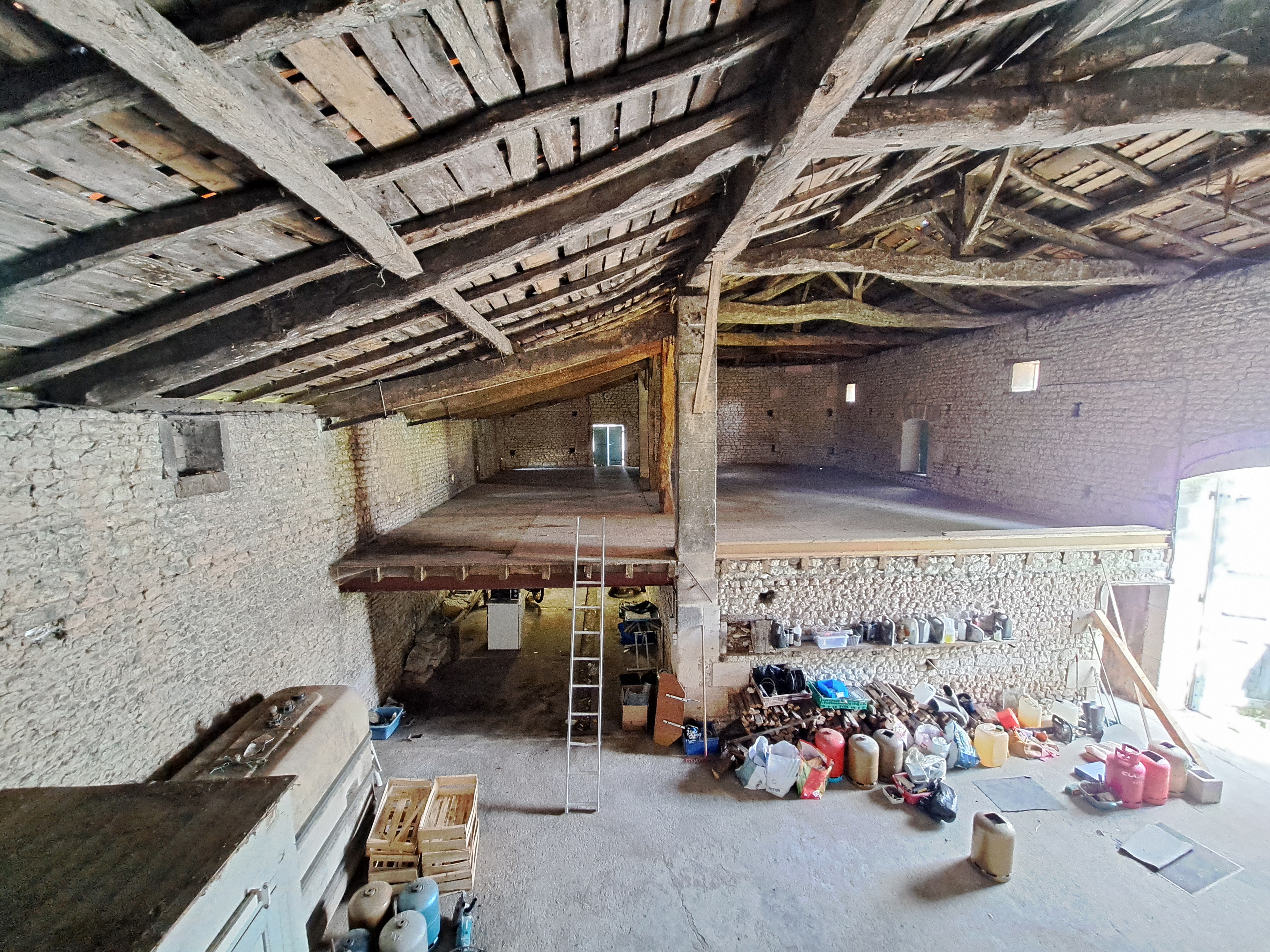 Photo 14 - Maison Charentaise avec dépendances et jardin – 190 m² – 6 pièces – 4216 m²