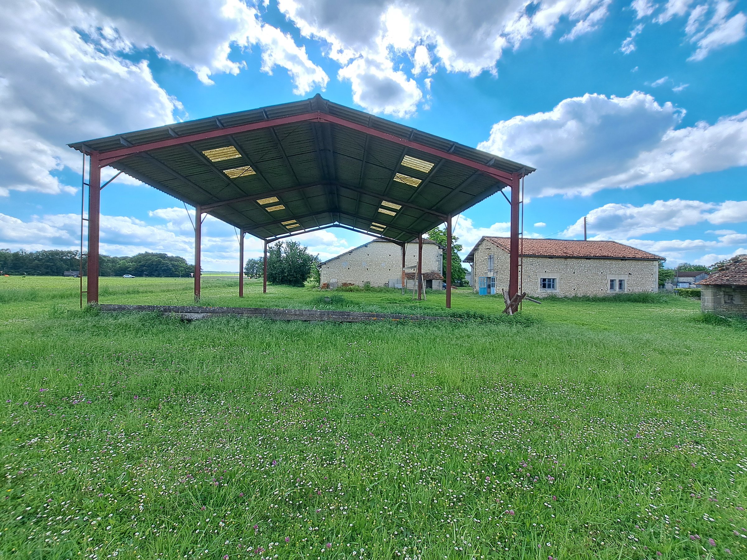 Photo 18 - Maison Charentaise avec dépendances et jardin – 190 m² – 6 pièces – 4216 m²