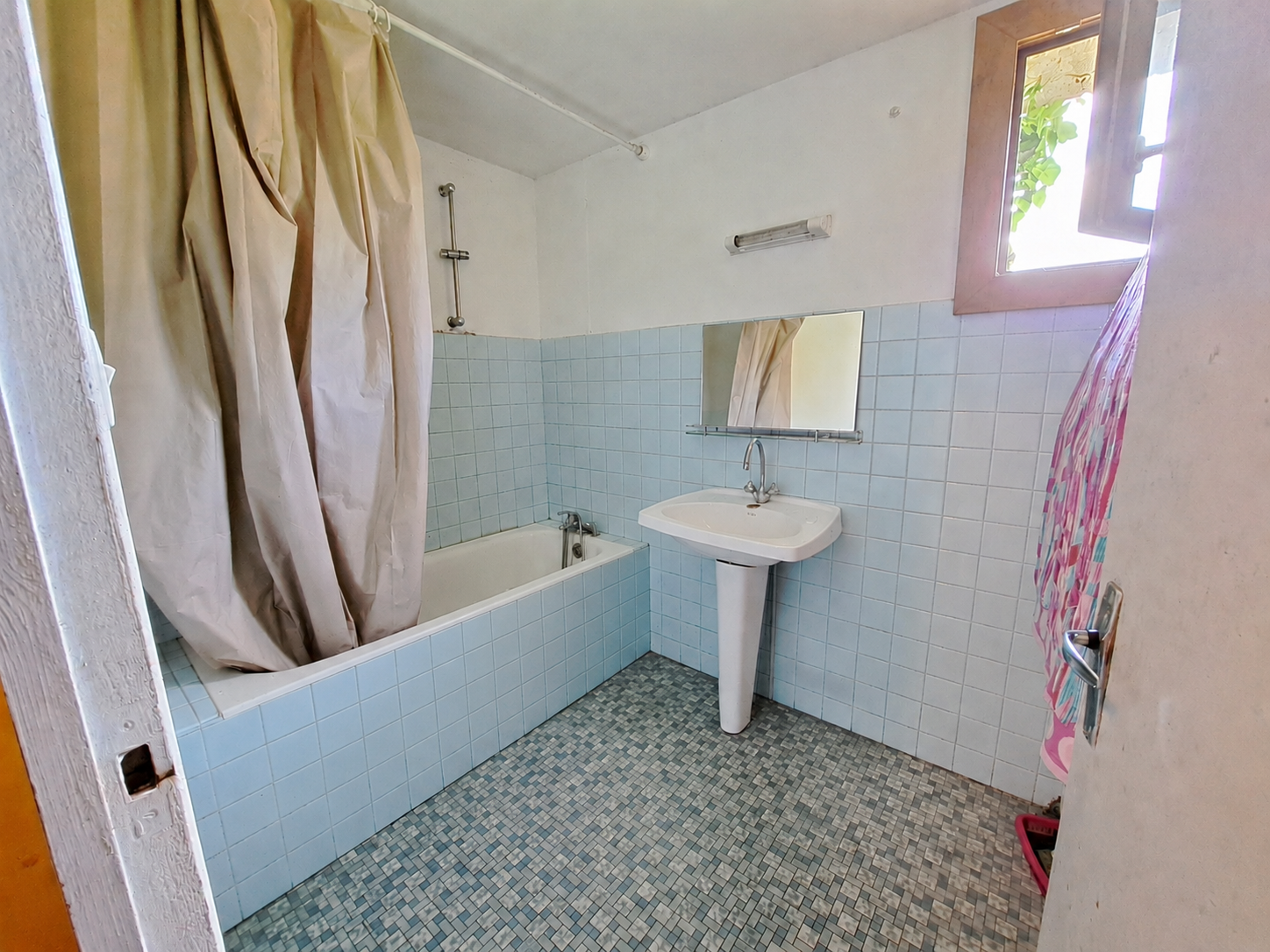 Photo 6 - Maison Charentaise avec dépendances et jardin – 190 m² – 6 pièces – 4216 m²