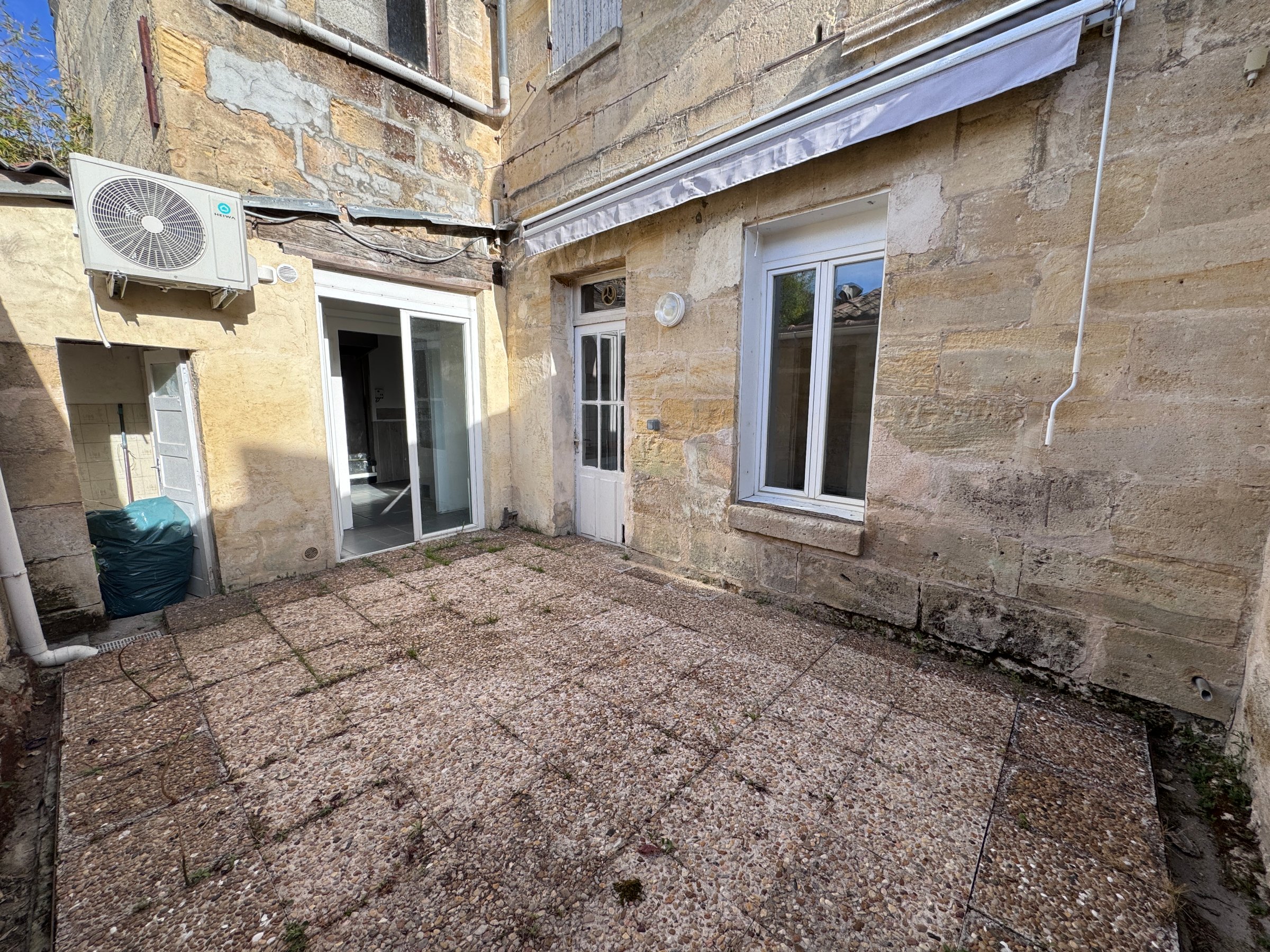 Photo 2 - Immeuble de centre ville