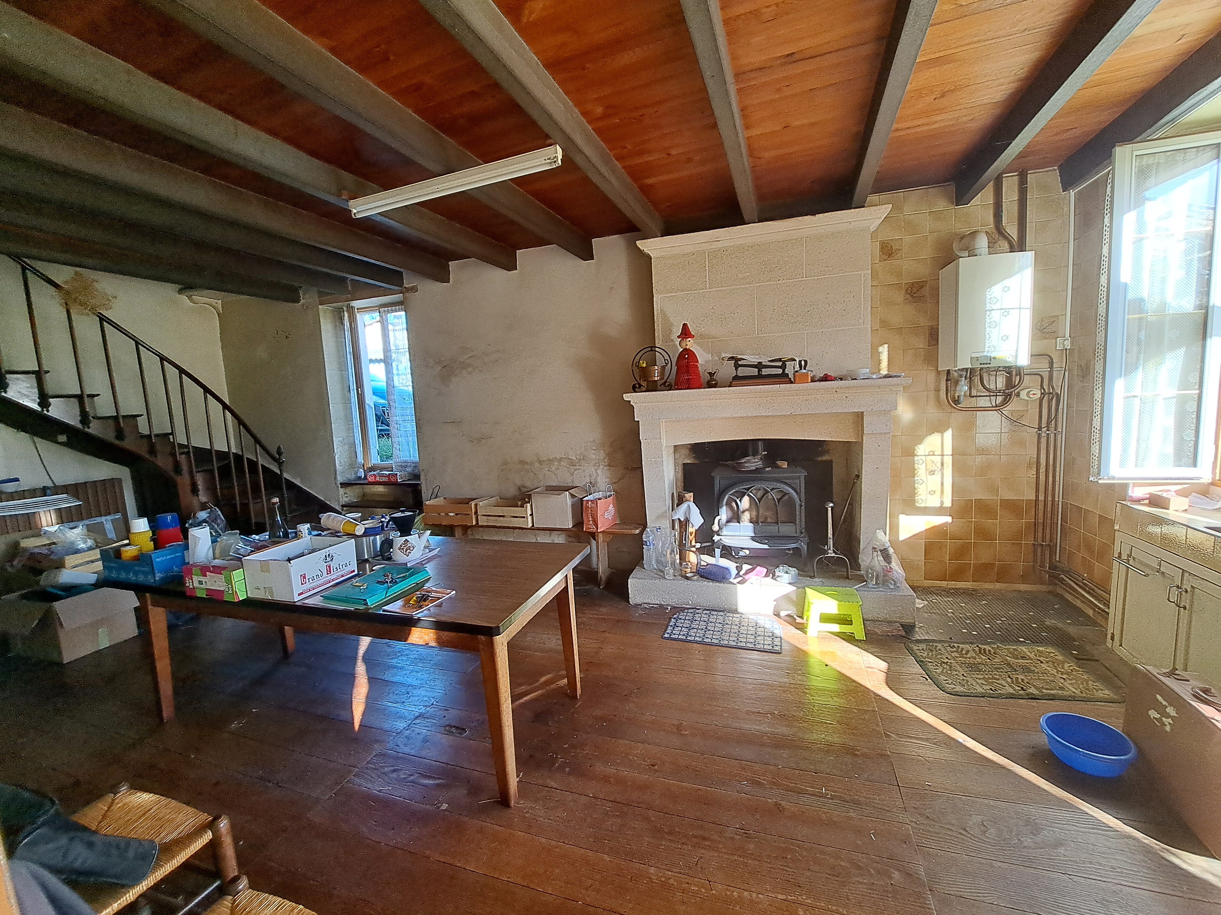 Maison à rénover avec garage, atelier, jardin et terres - 152 m² - 6 pièces - Photo 3