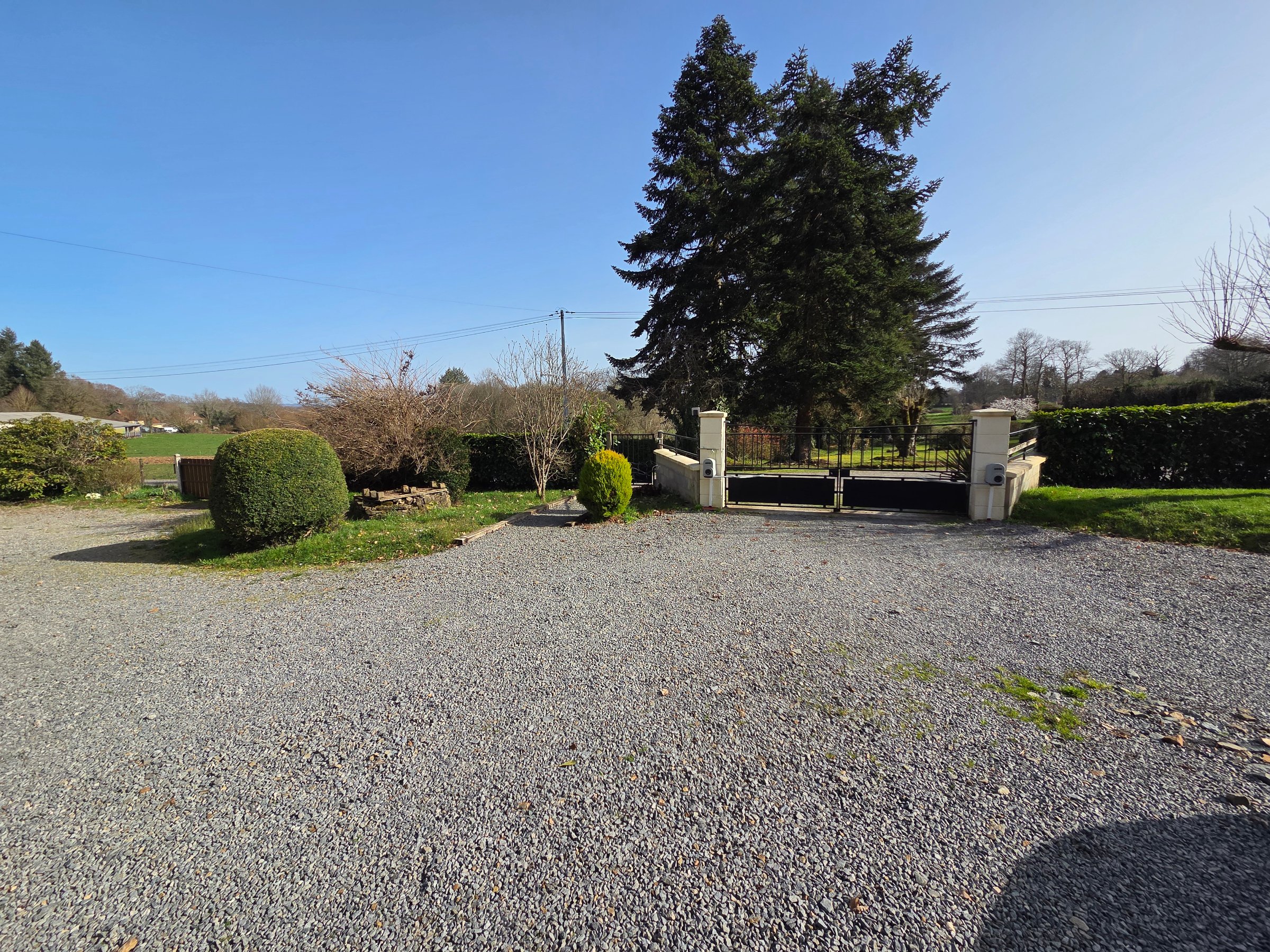 Photo 22 - Maison avec grange et garages attenant sur terrain clos de 3648m2
