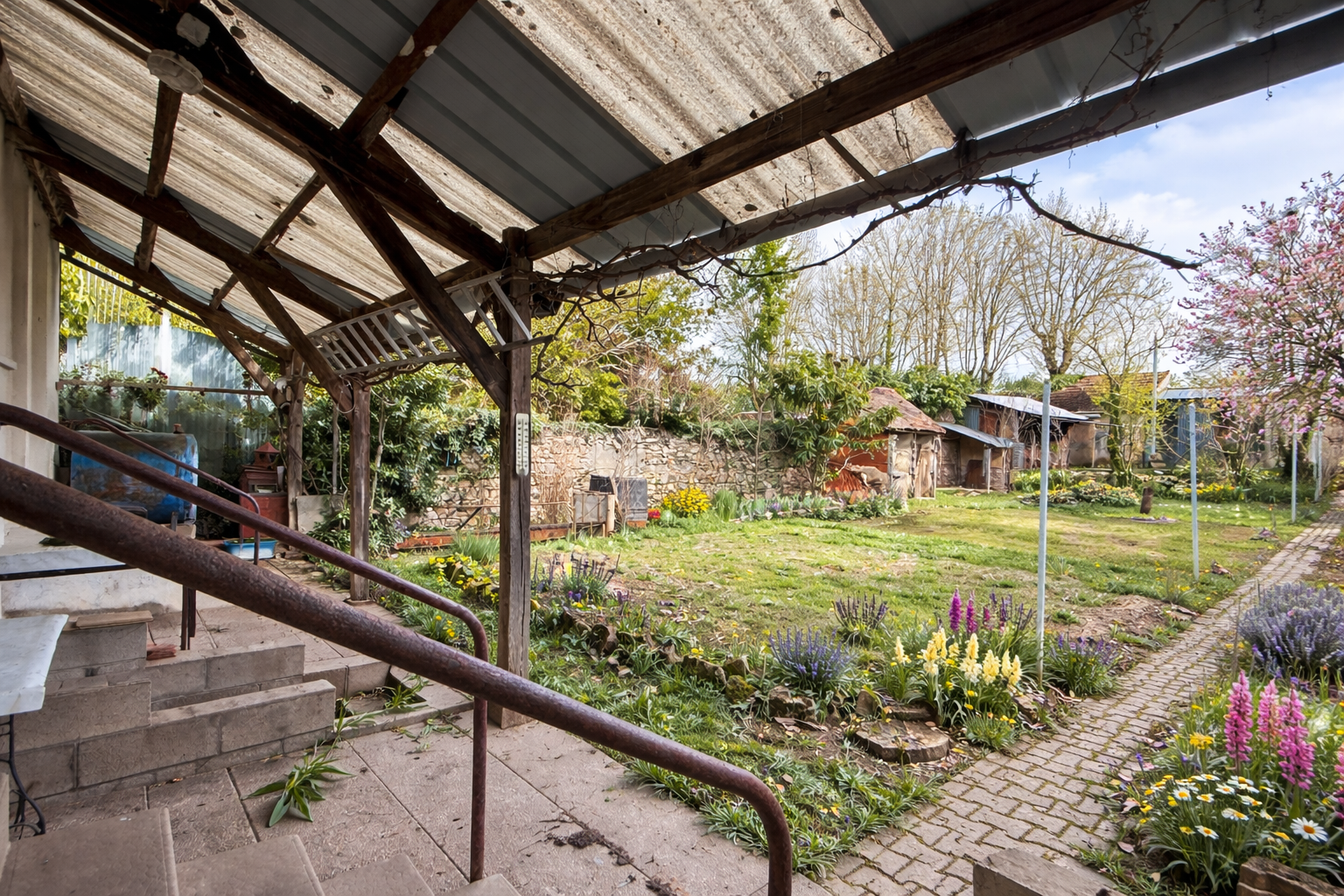 Photo 2 - Charmante maison avec jardin et dépendances – Beau potentiel