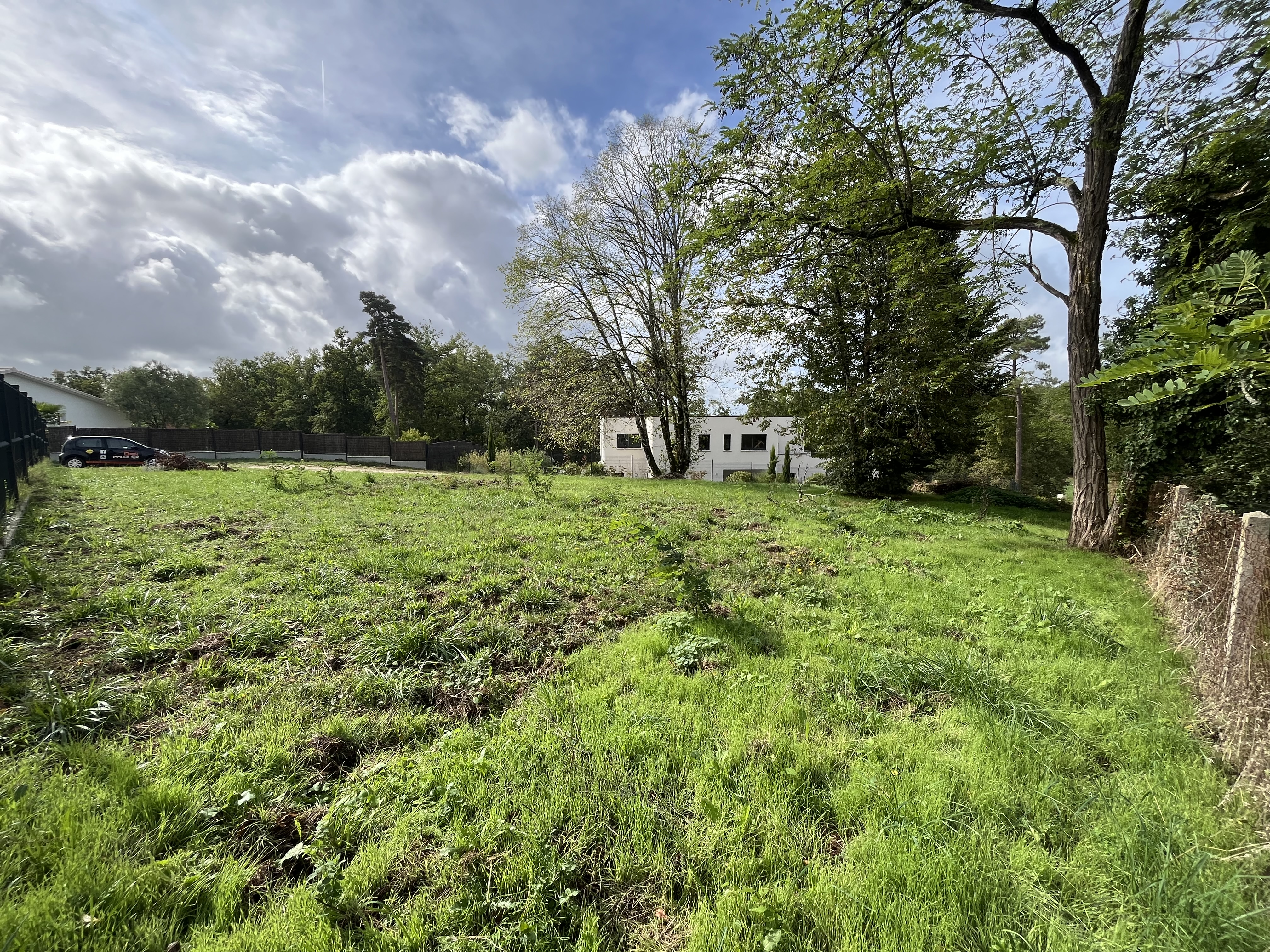 Terrain constructible d’environ 688m2 - Photo 3