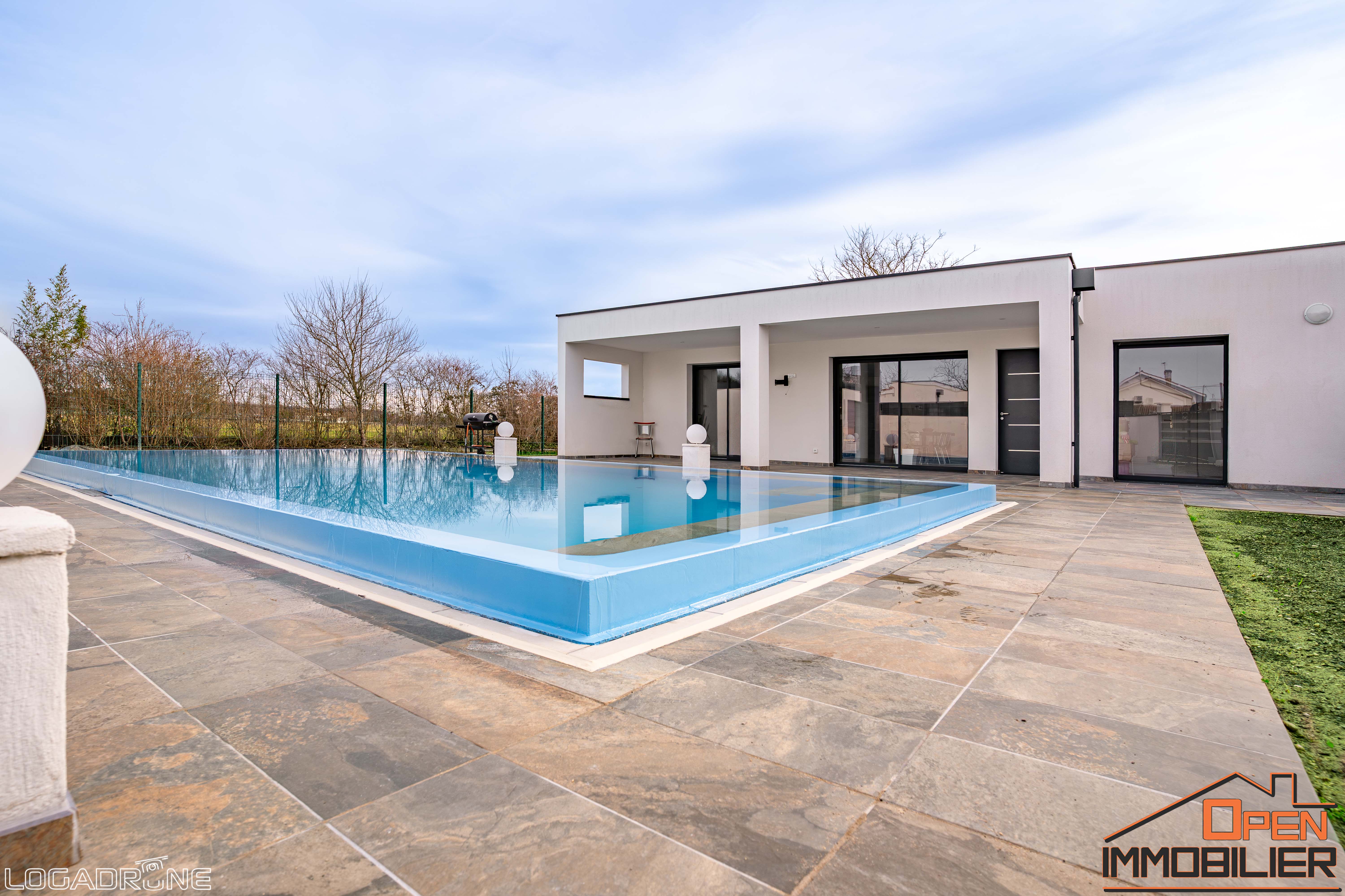 Photo 5 - Maison avec piscine , garage et jardin