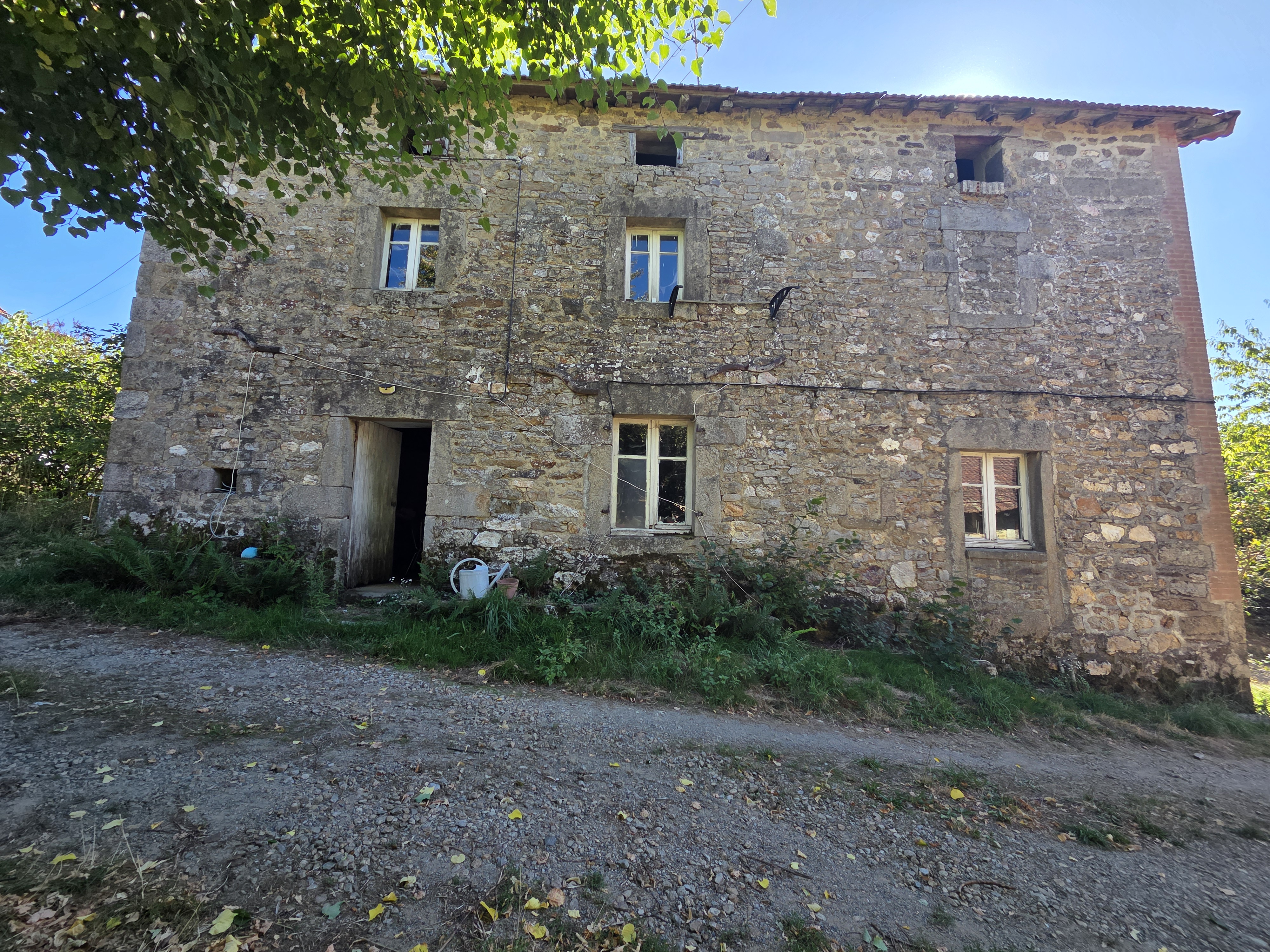 Photo 2 - Maison avec grange auvergnate et dépendances