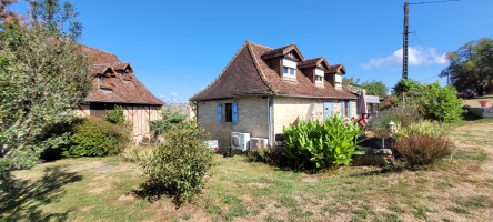 Ensemble immobilier comprenant 2 maisons, piscine et terrain de plus de 9000m2 - Photo 3