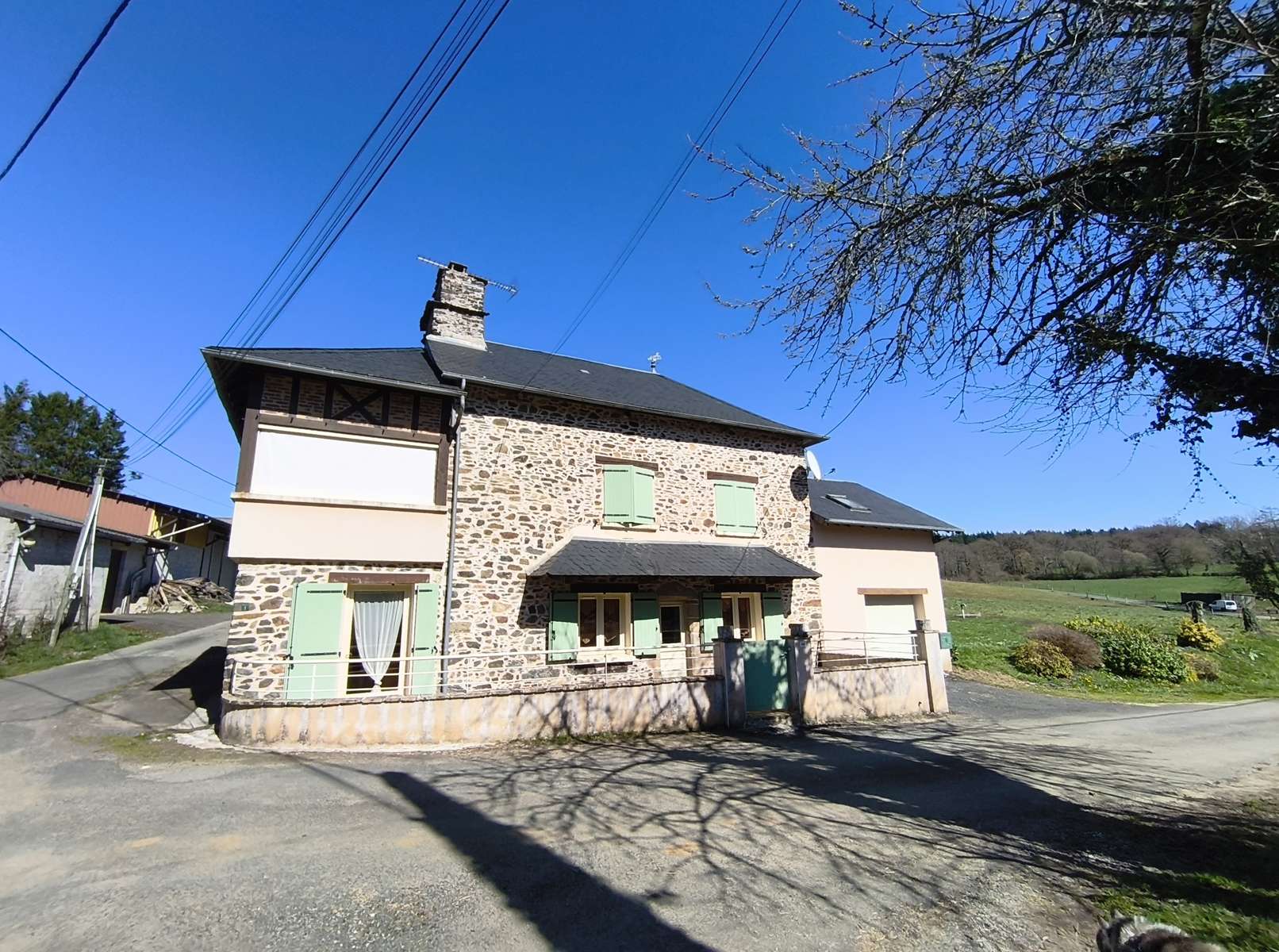 Photo 27 - Charmante maison en pierre et ardoise rénovée, 4 chambres, garage, grange – Proche de Seilhac
